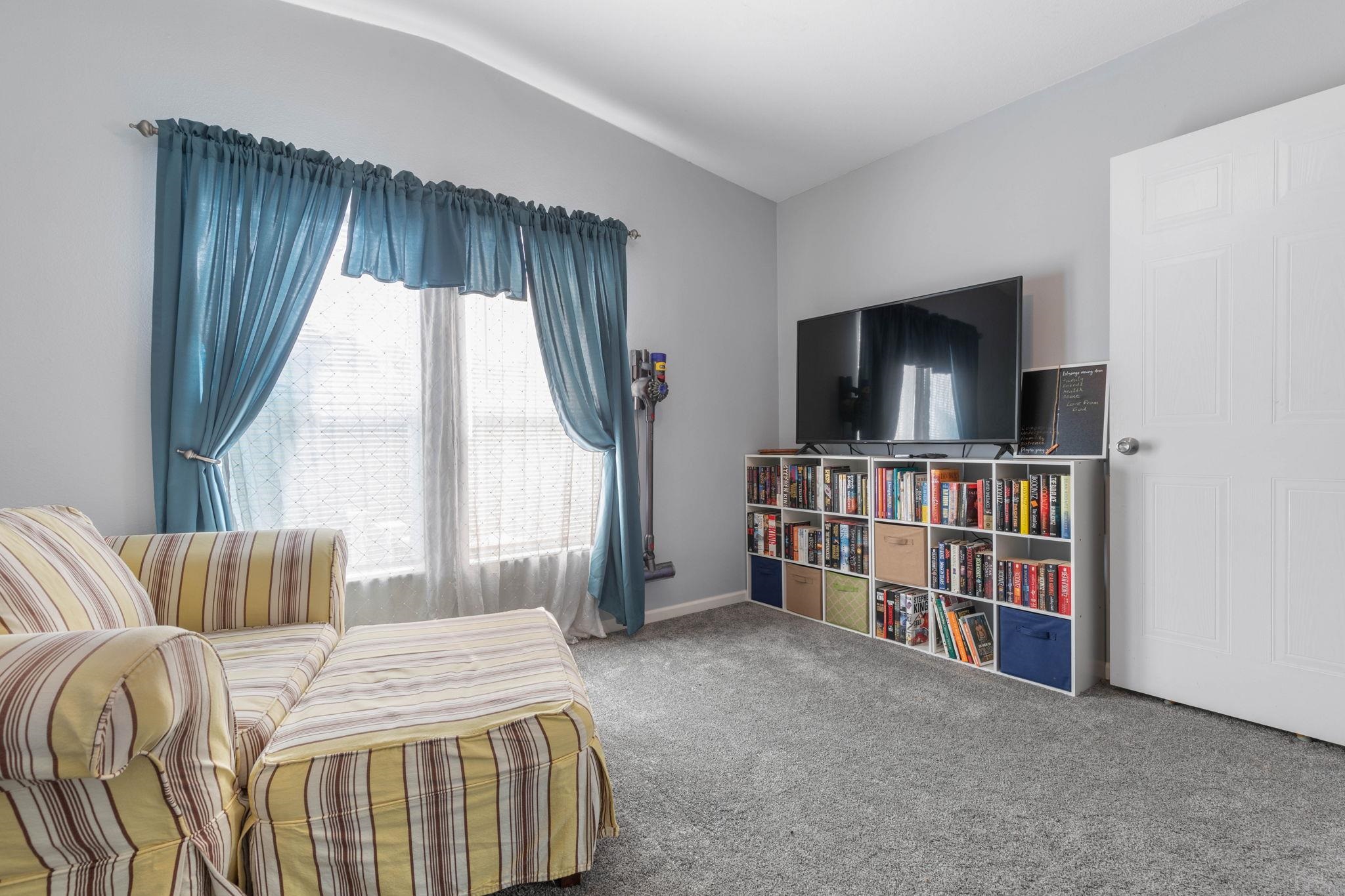 Image 25 of 71 For 2760 Screech Owl Ave N
