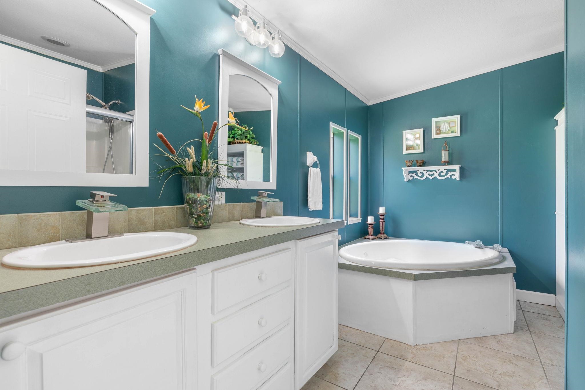 Image 29 of 71 For 2760 Screech Owl Ave N