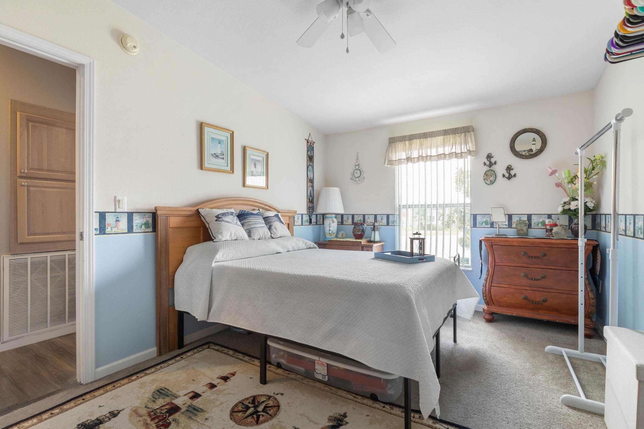 Image 35 of 71 For 2760 Screech Owl Ave N