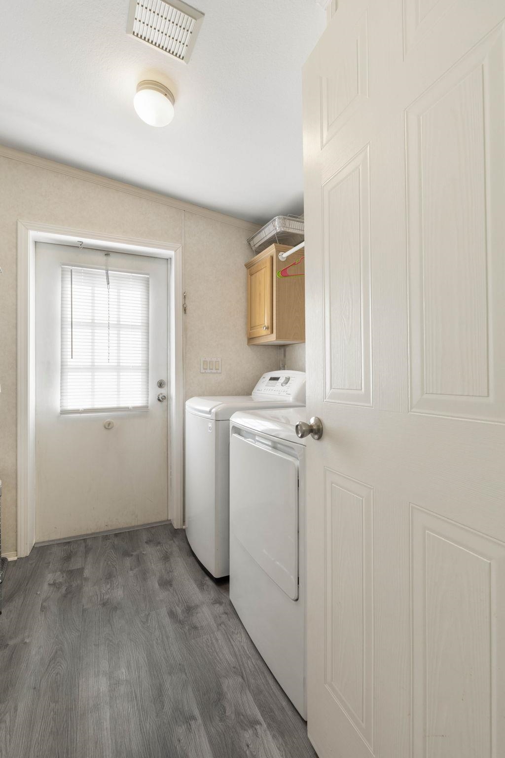 Image 42 of 71 For 2760 Screech Owl Ave N