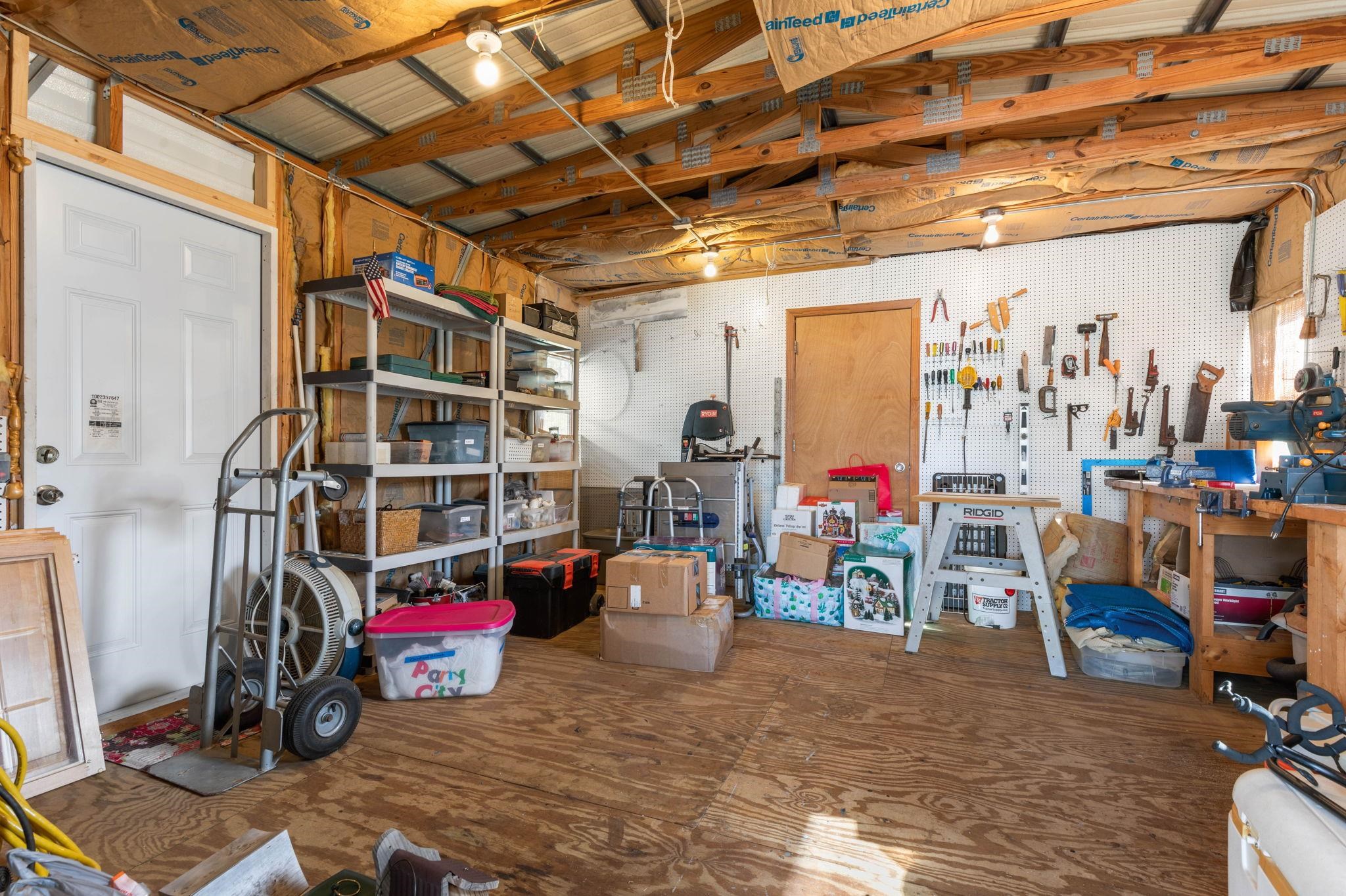 Image 48 of 71 For 2760 Screech Owl Ave N