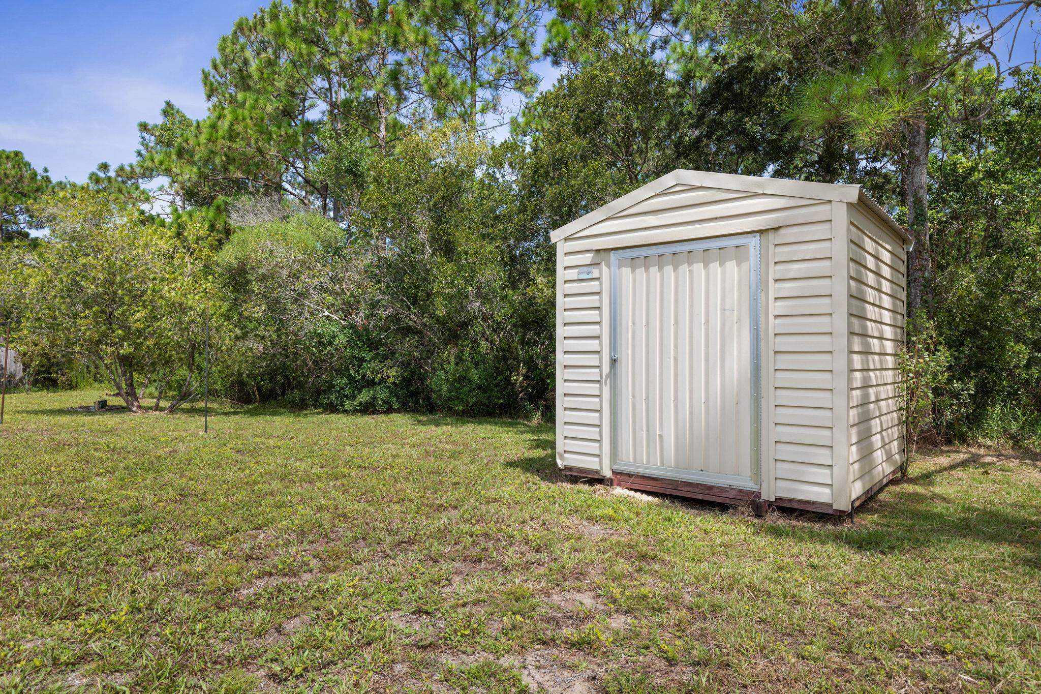 Image 54 of 71 For 2760 Screech Owl Ave N