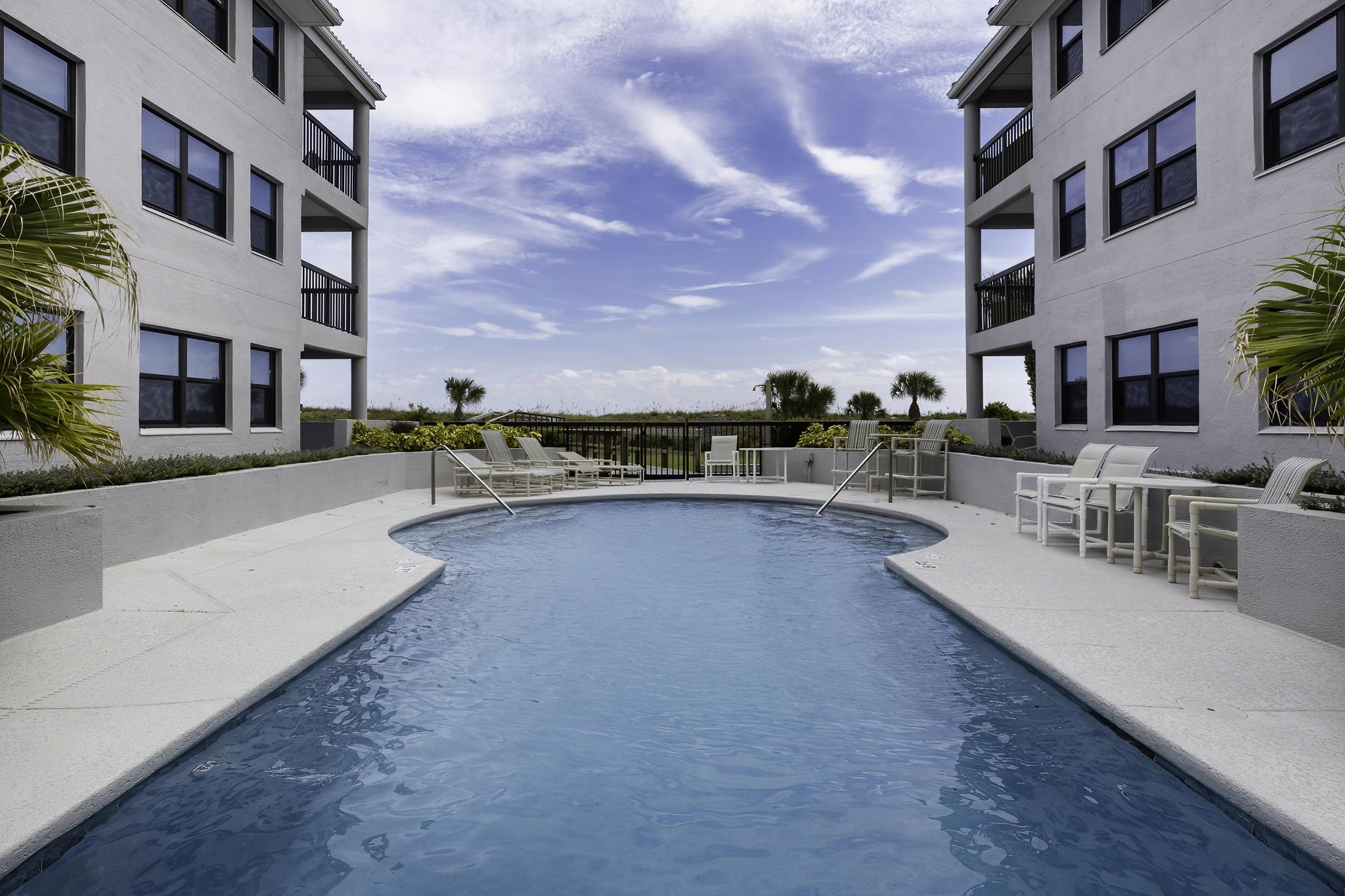 Image 3 of 42 For 10 Bermuda Run Way  10