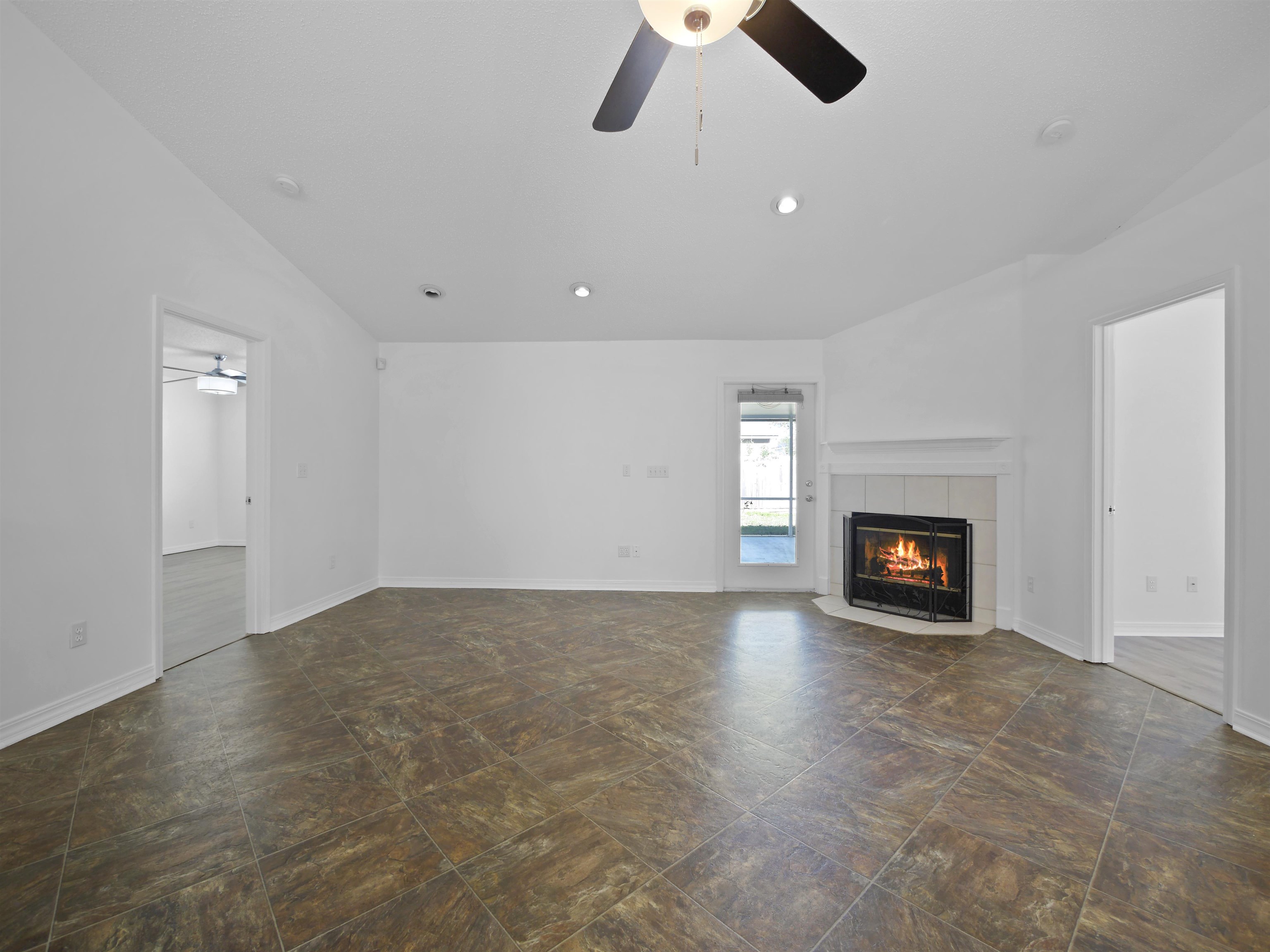 Image 3 of 15 For 236 Saint Thomas St