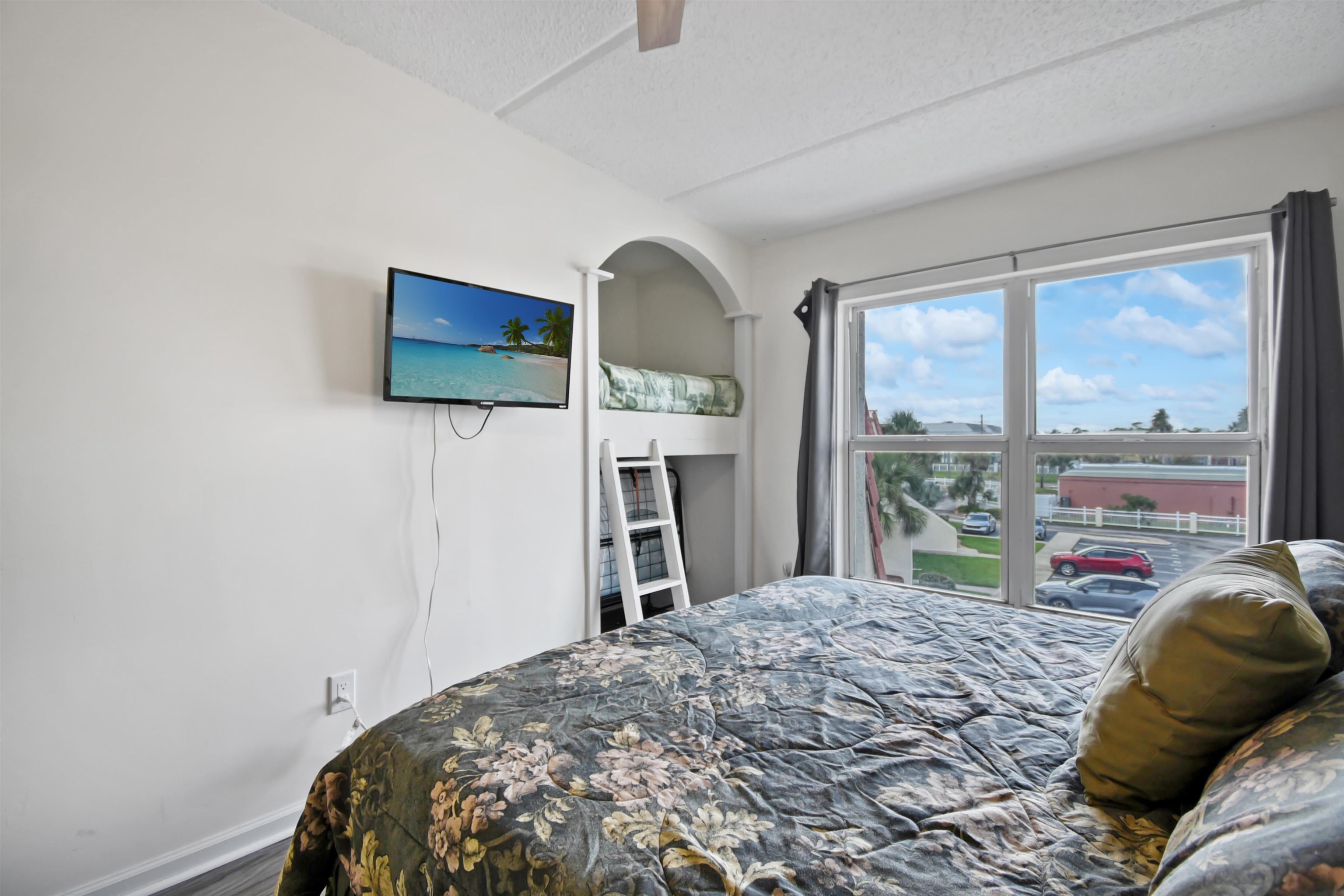 Image 20 of 30 For 390 A1a Beach Blvd  5