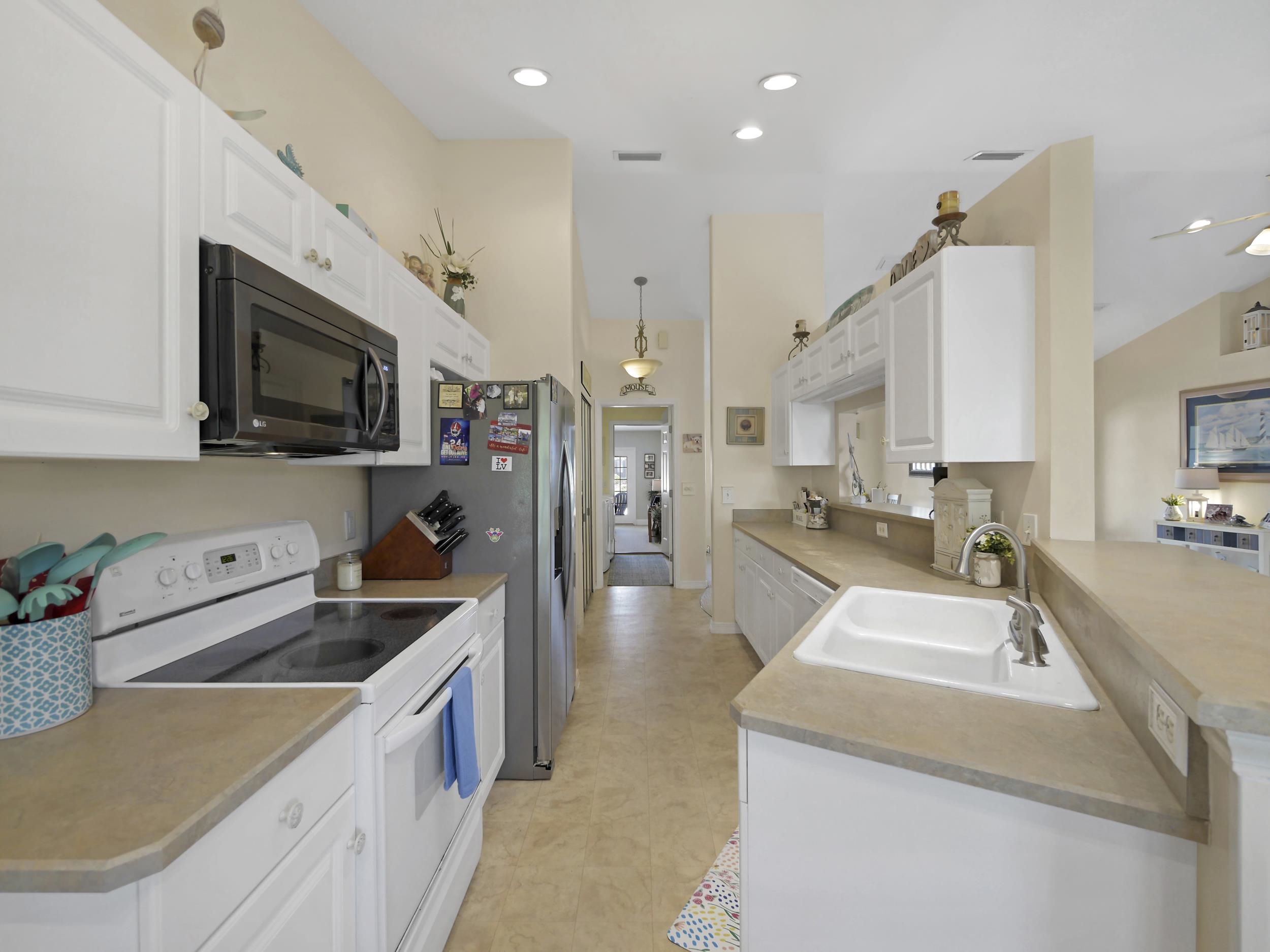 Image 16 of 39 For 107 Sandpiper Blvd