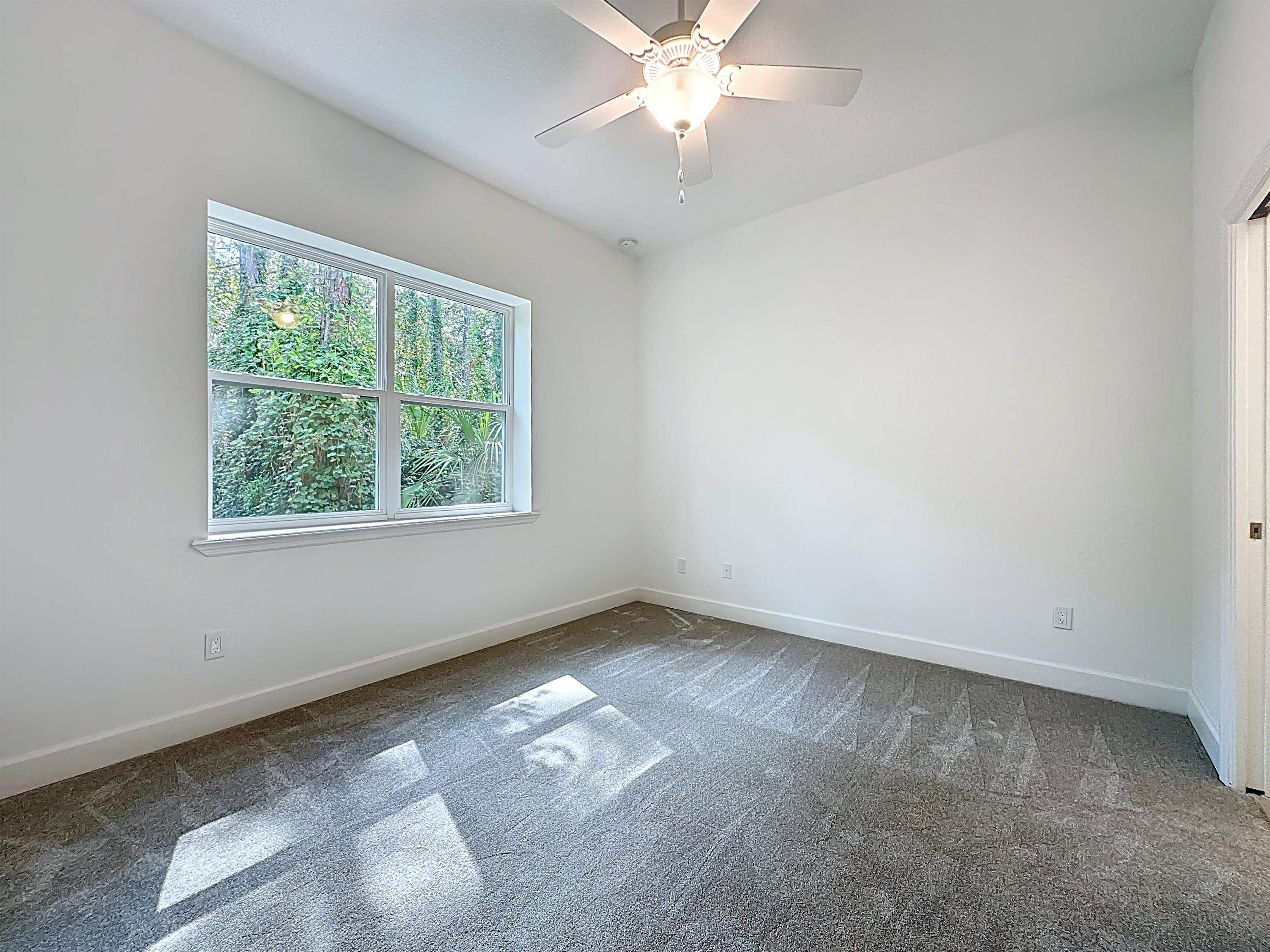 Image 17 of 46 For 272 Grand Ravine