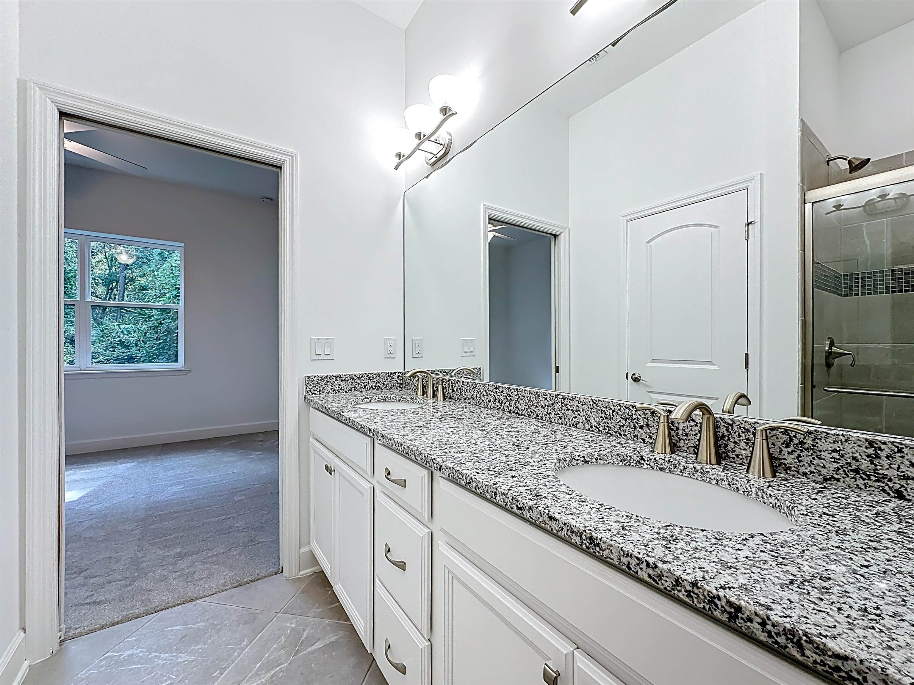 Image 22 of 46 For 272 Grand Ravine