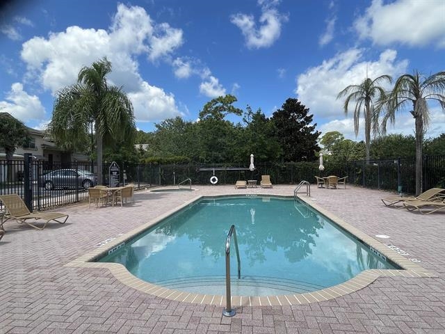 Image 36 of 37 For 623 Shores Boulevard