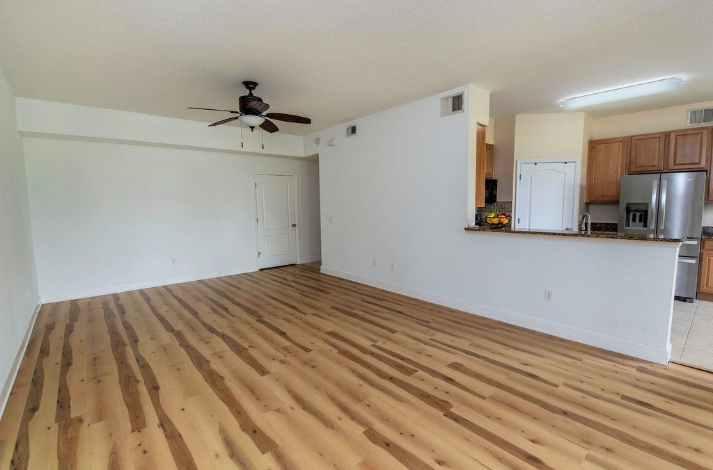 Image 4 of 37 For 623 Shores Boulevard