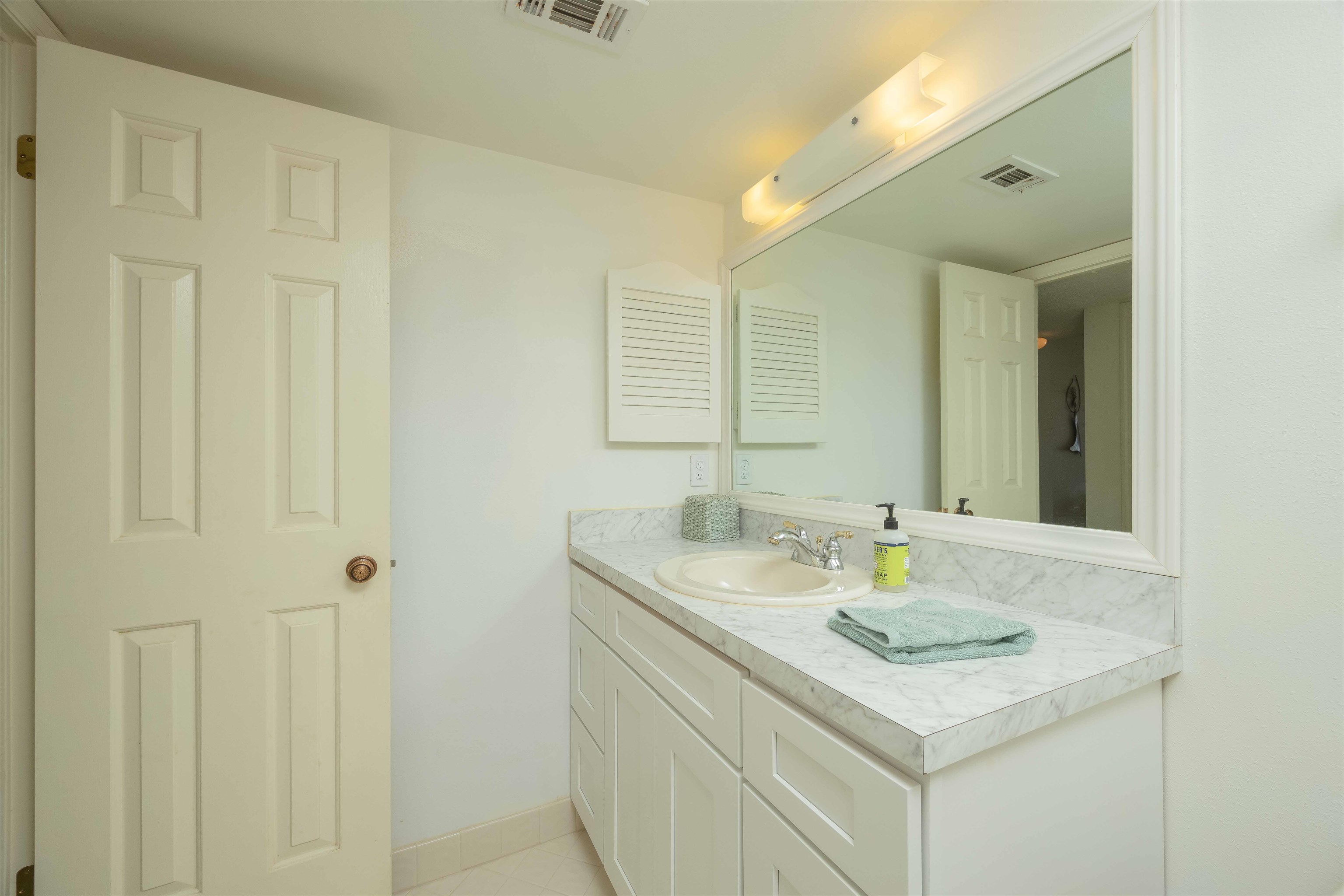Image 15 of 36 For 8090 A1a S. Unit 205  205