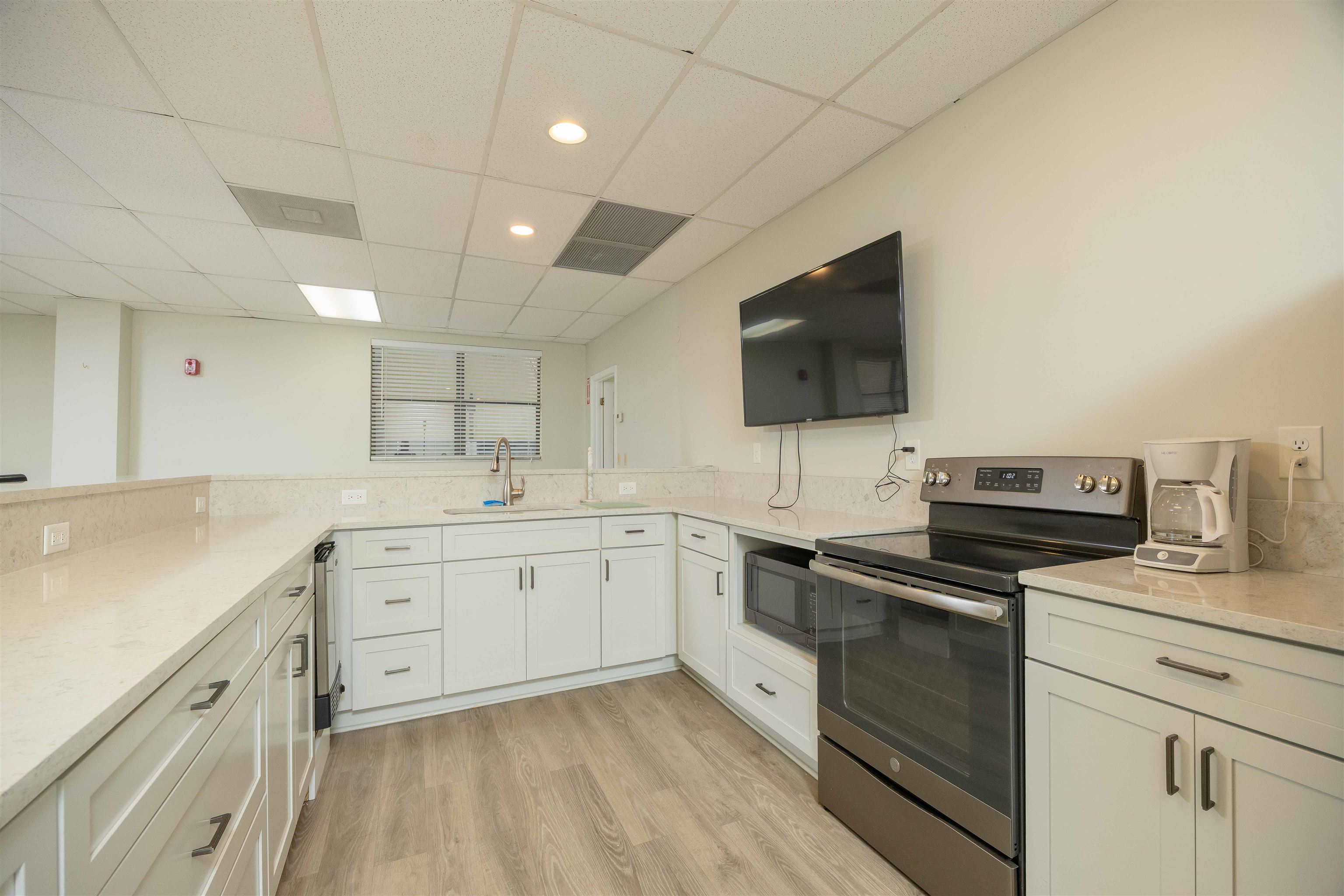 Image 32 of 36 For 8090 A1a S. Unit 205  205