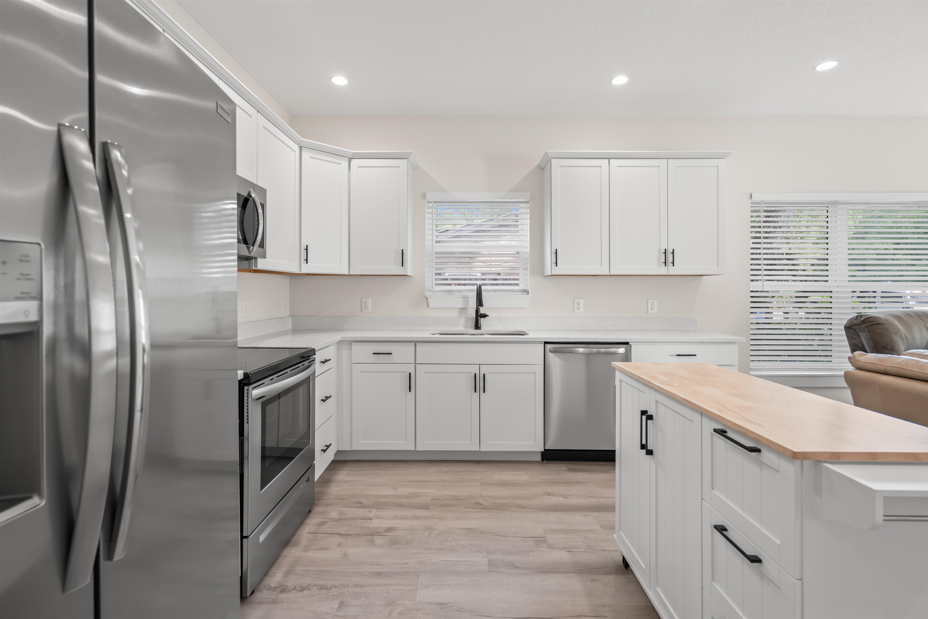 Image 11 of 33 For 141 Webb St