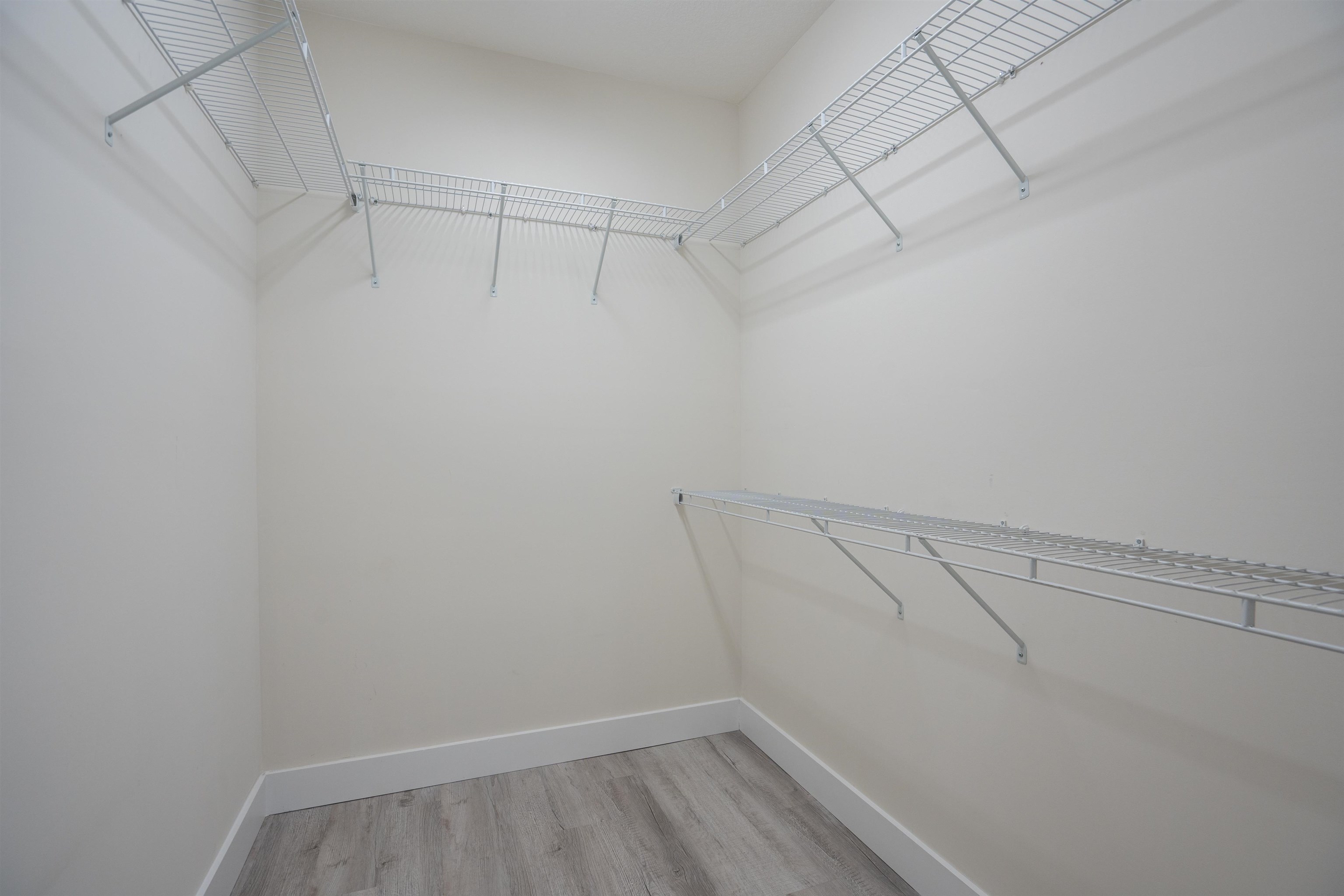 Image 16 of 33 For 141 Webb St