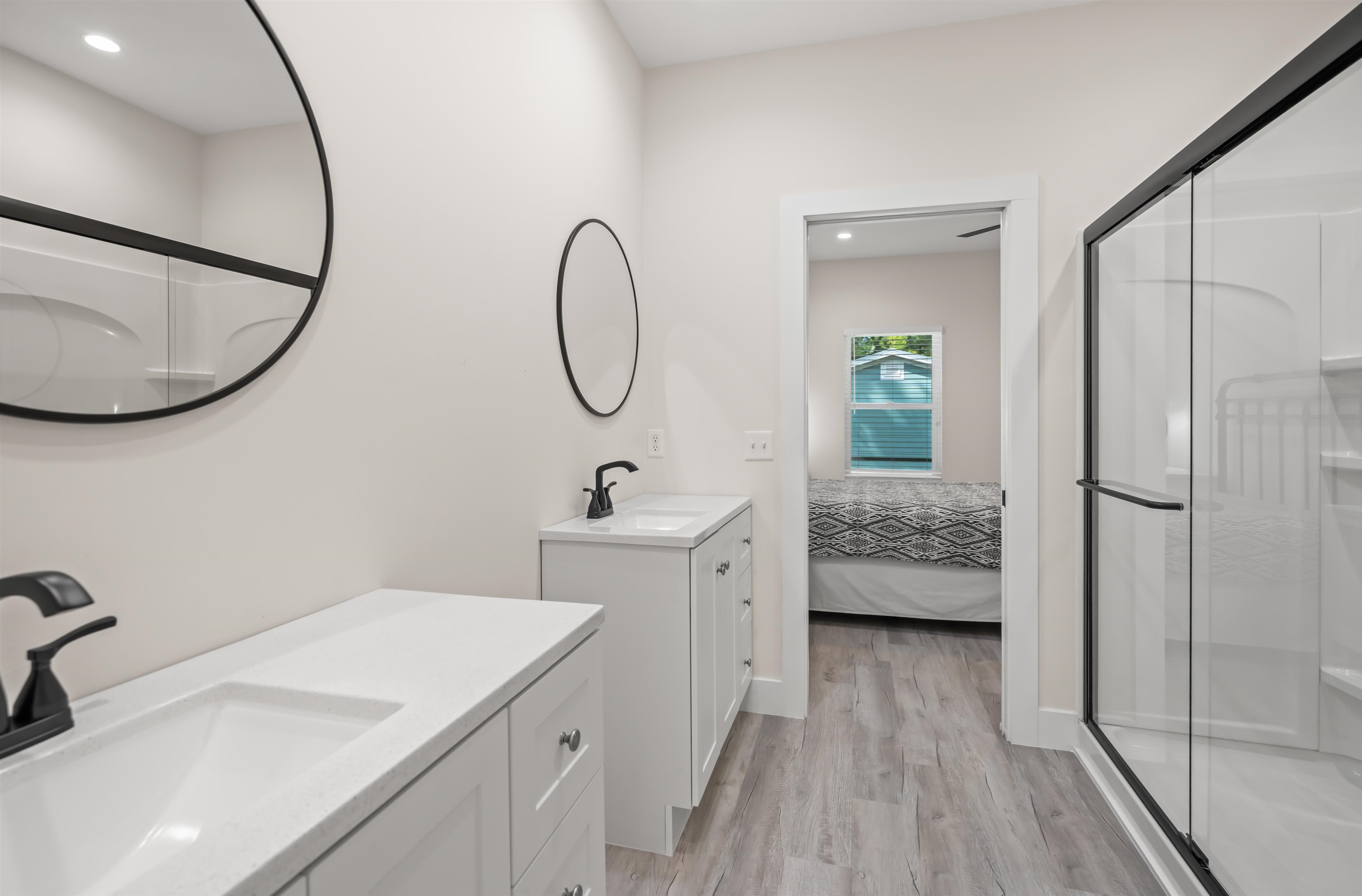 Image 17 of 33 For 141 Webb St