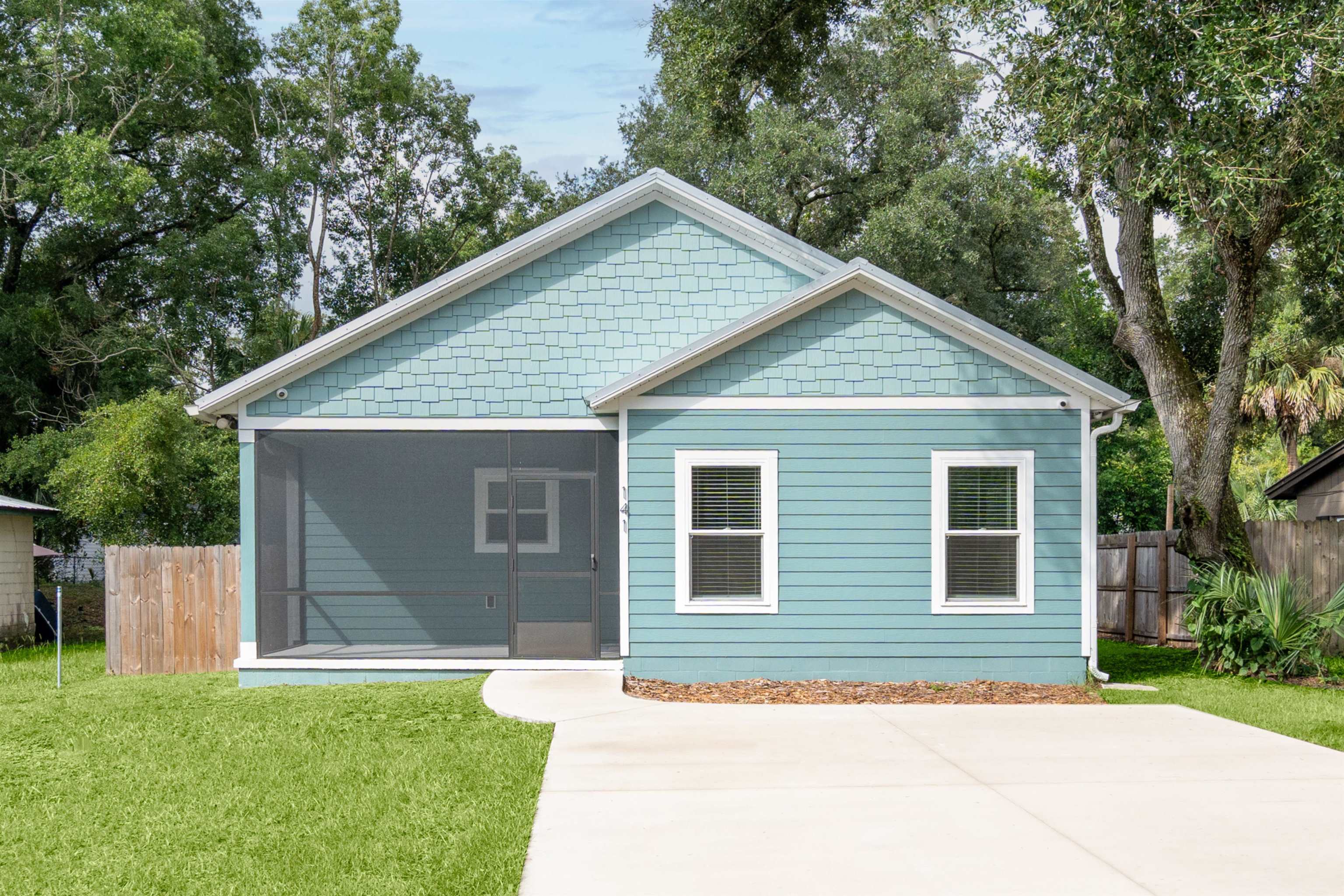 Image 2 of 33 For 141 Webb St