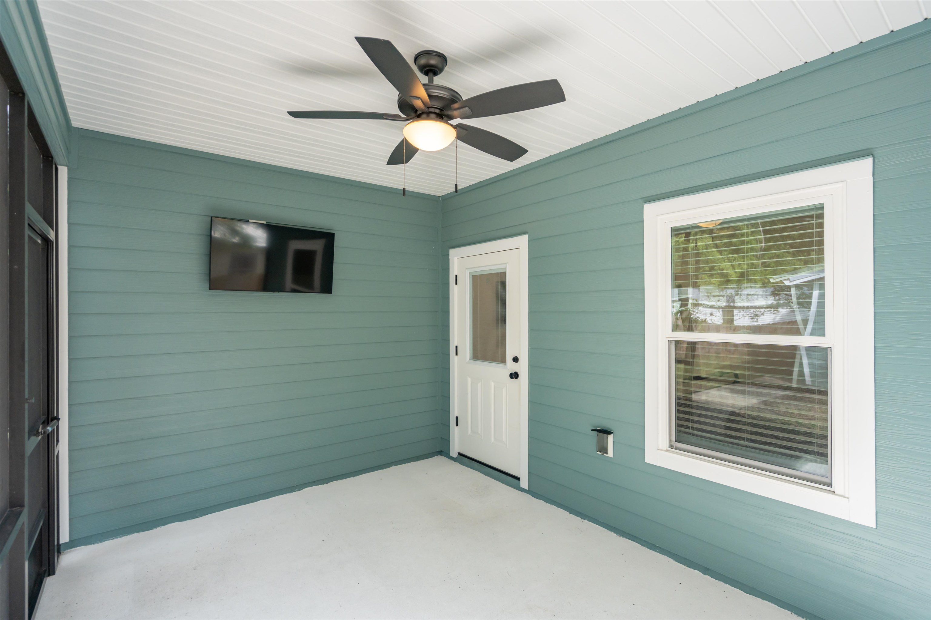 Image 20 of 33 For 141 Webb St