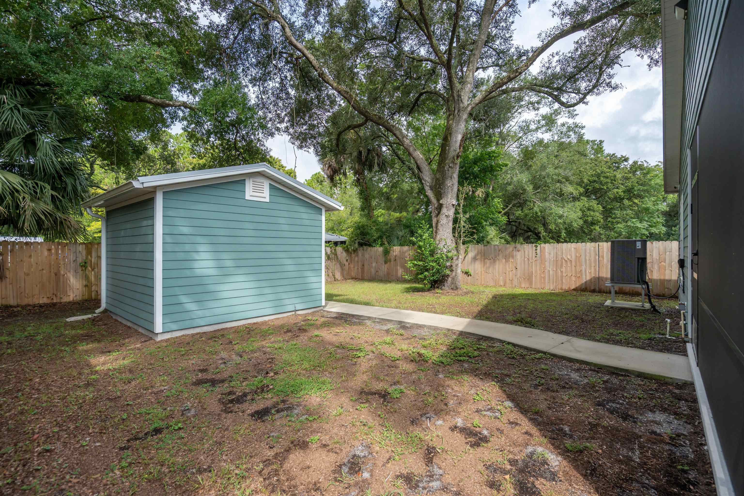 Image 27 of 33 For 141 Webb St