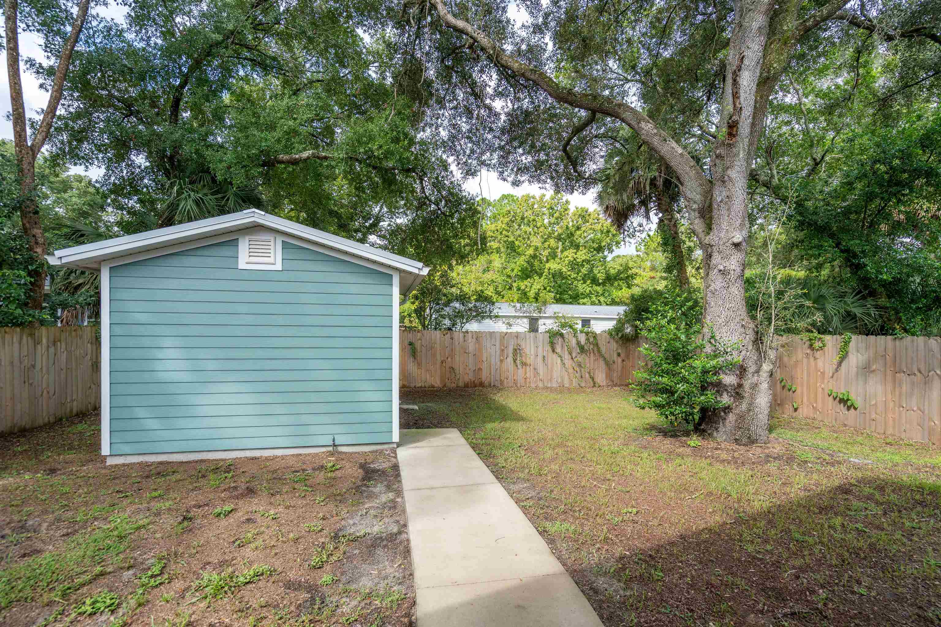 Image 28 of 33 For 141 Webb St