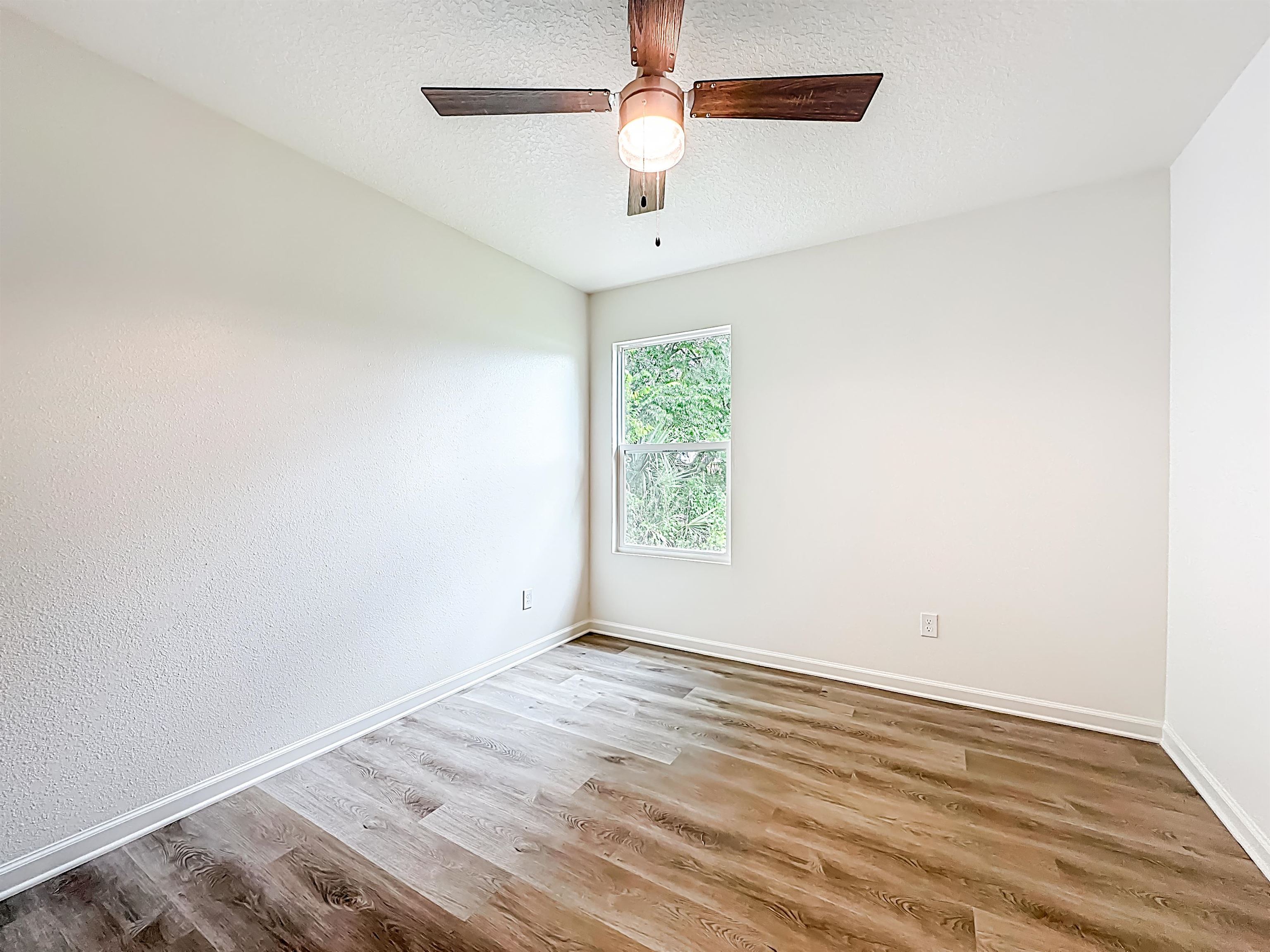 Image 23 of 30 For 780 5th St W