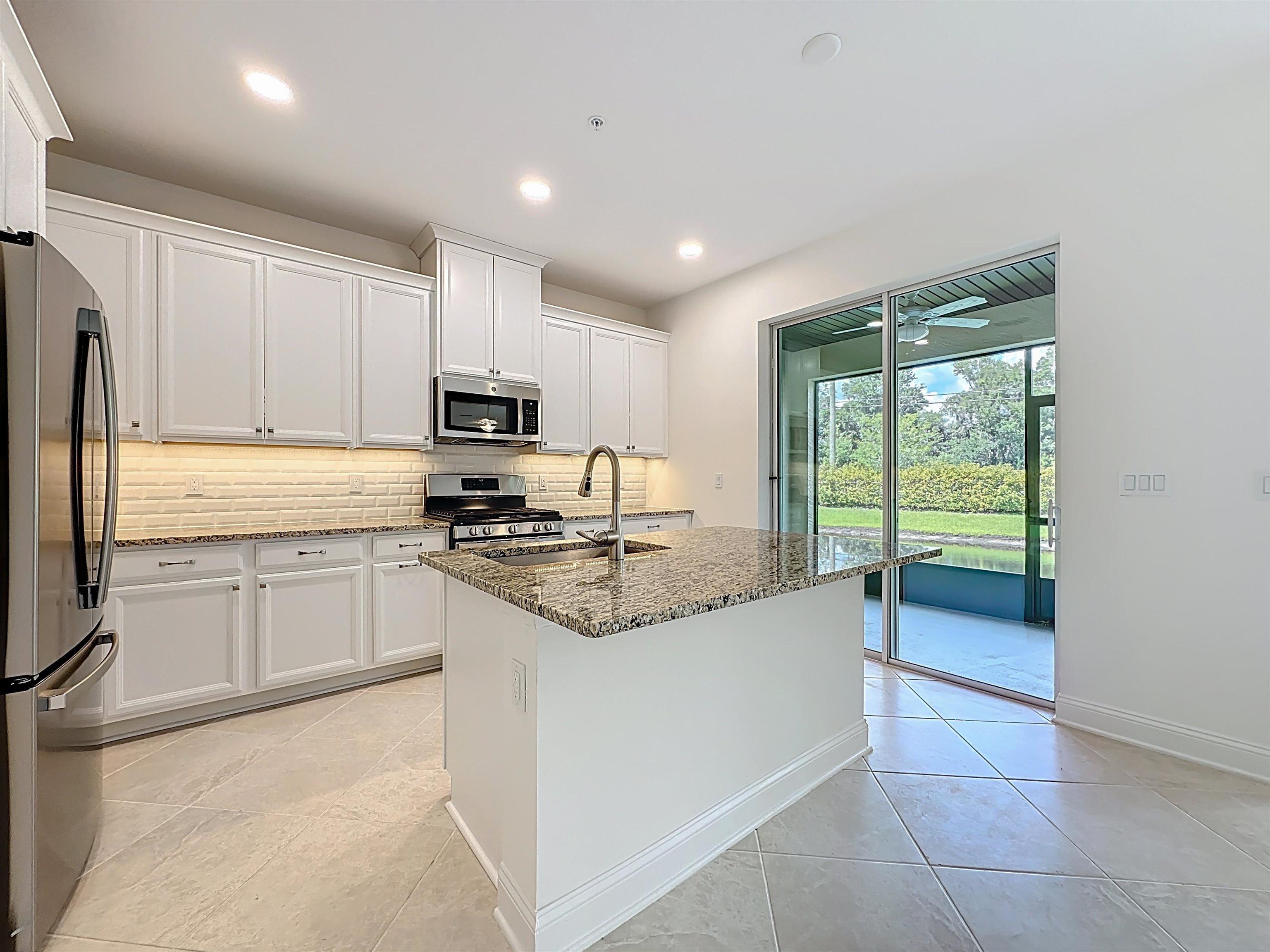 Image 10 of 40 For 241 Grand Ravine Dr