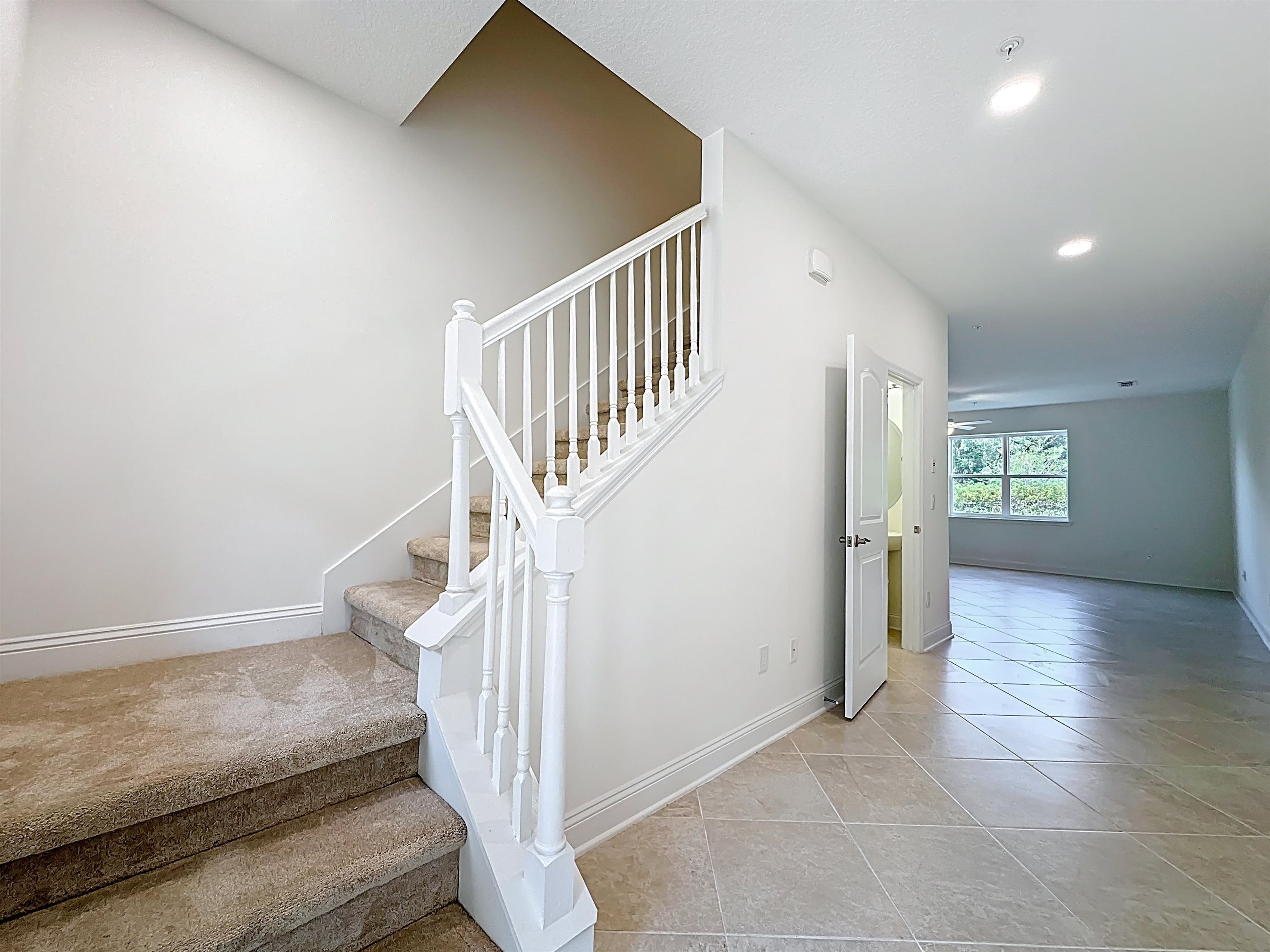 Image 17 of 40 For 241 Grand Ravine Dr