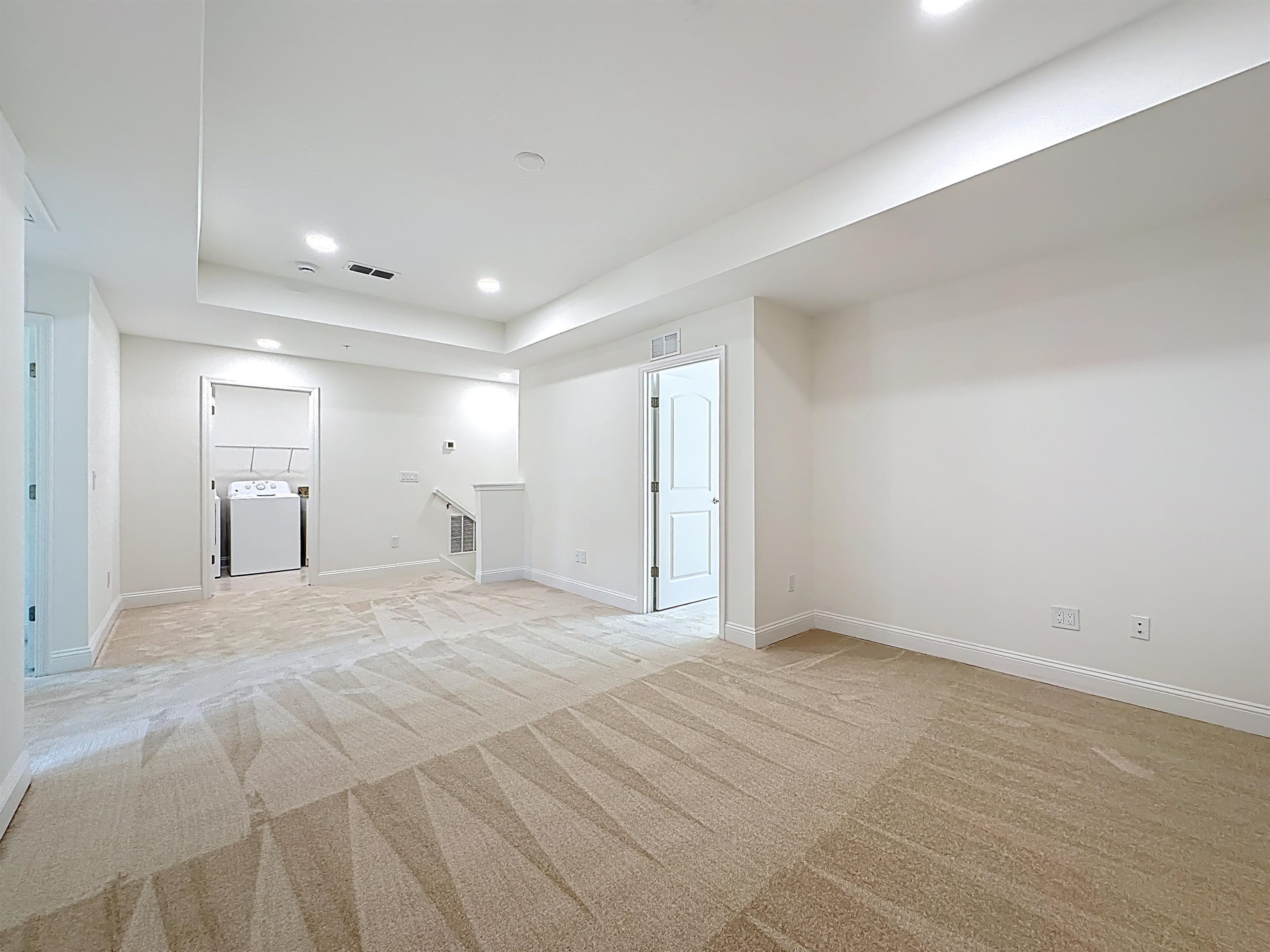 Image 18 of 40 For 241 Grand Ravine Dr