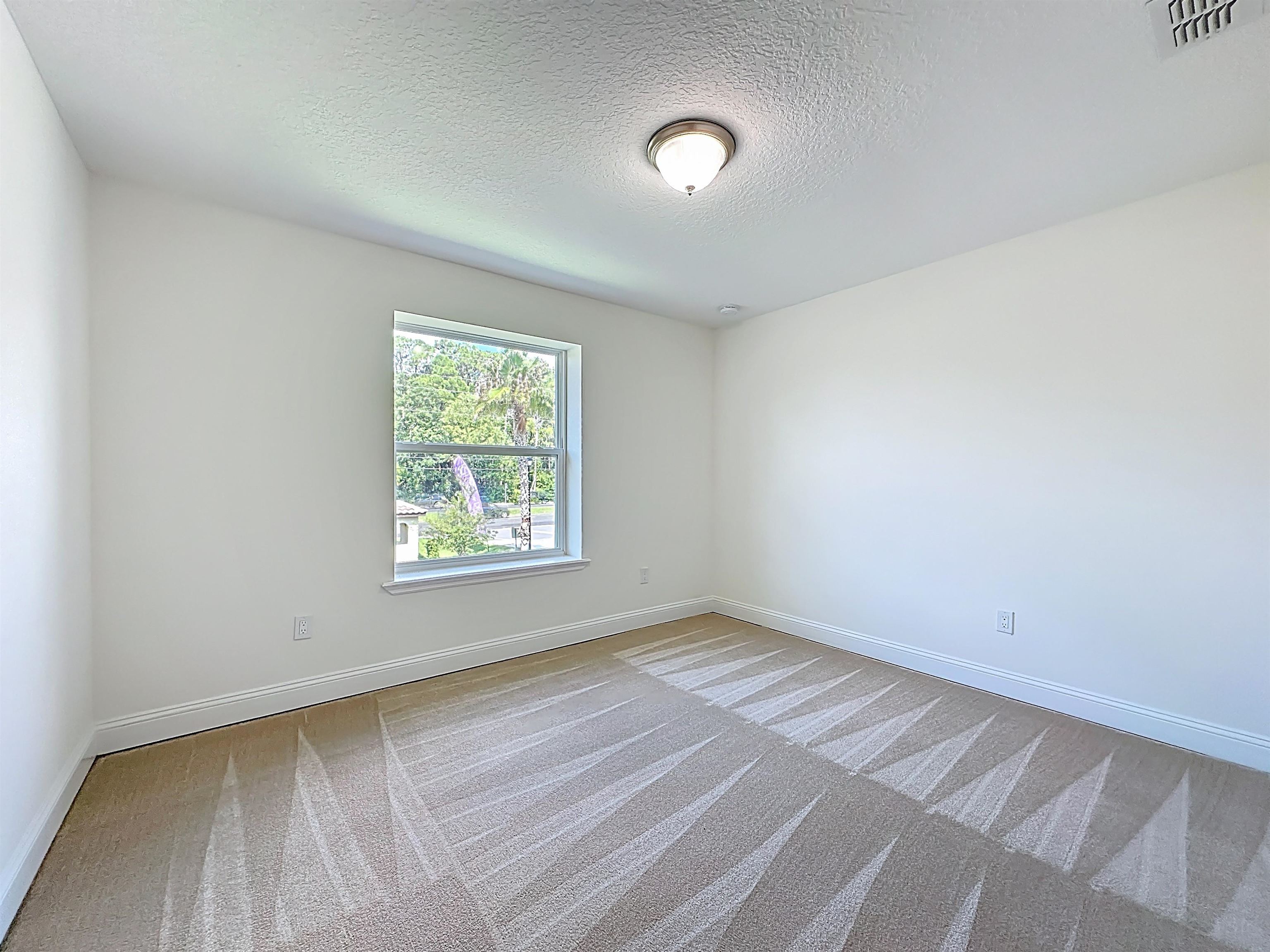 Image 26 of 40 For 241 Grand Ravine Dr