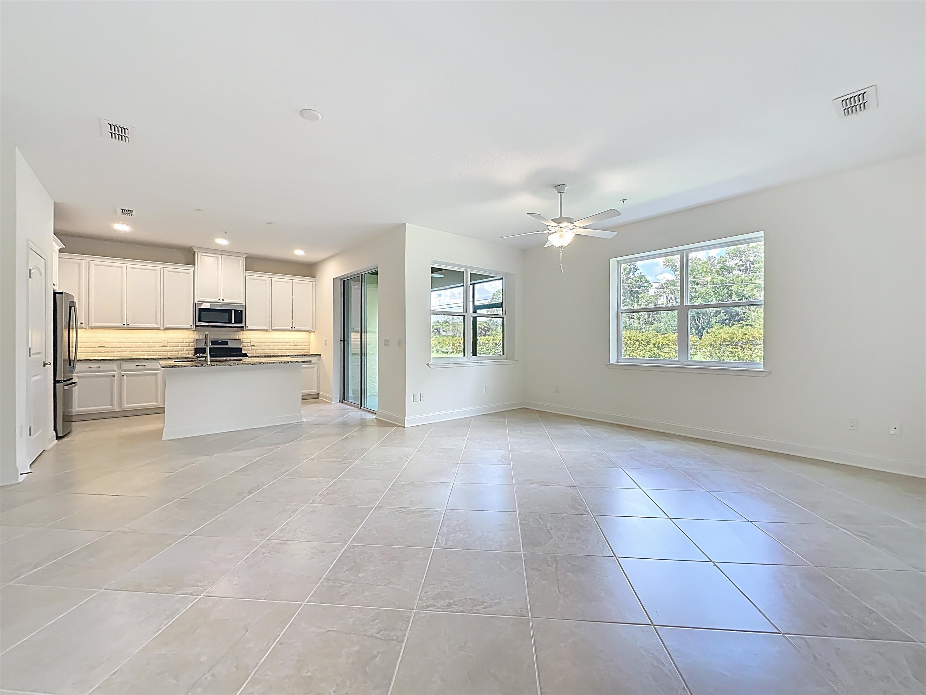 Image 6 of 40 For 241 Grand Ravine Dr