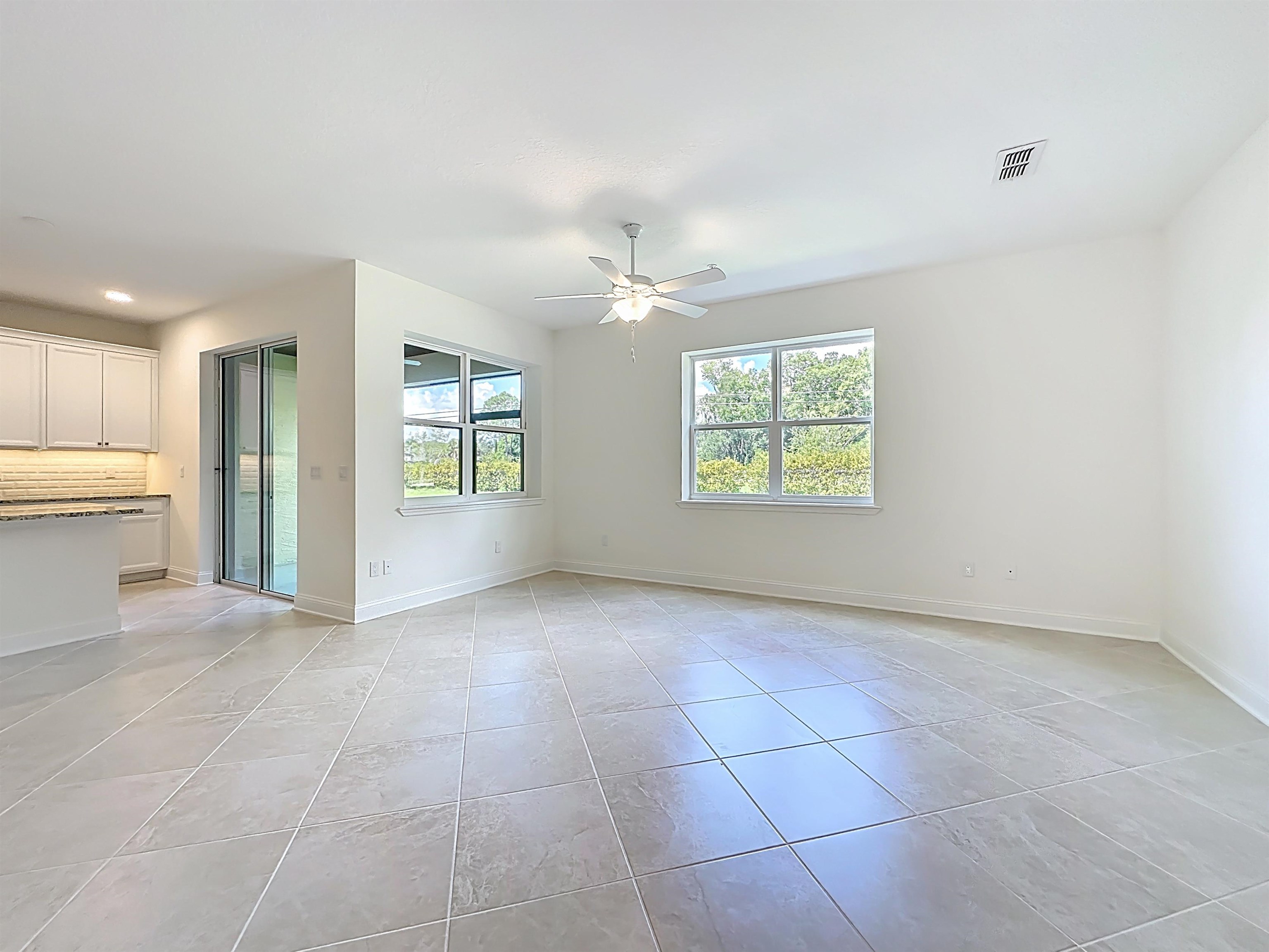 Image 8 of 40 For 241 Grand Ravine Dr