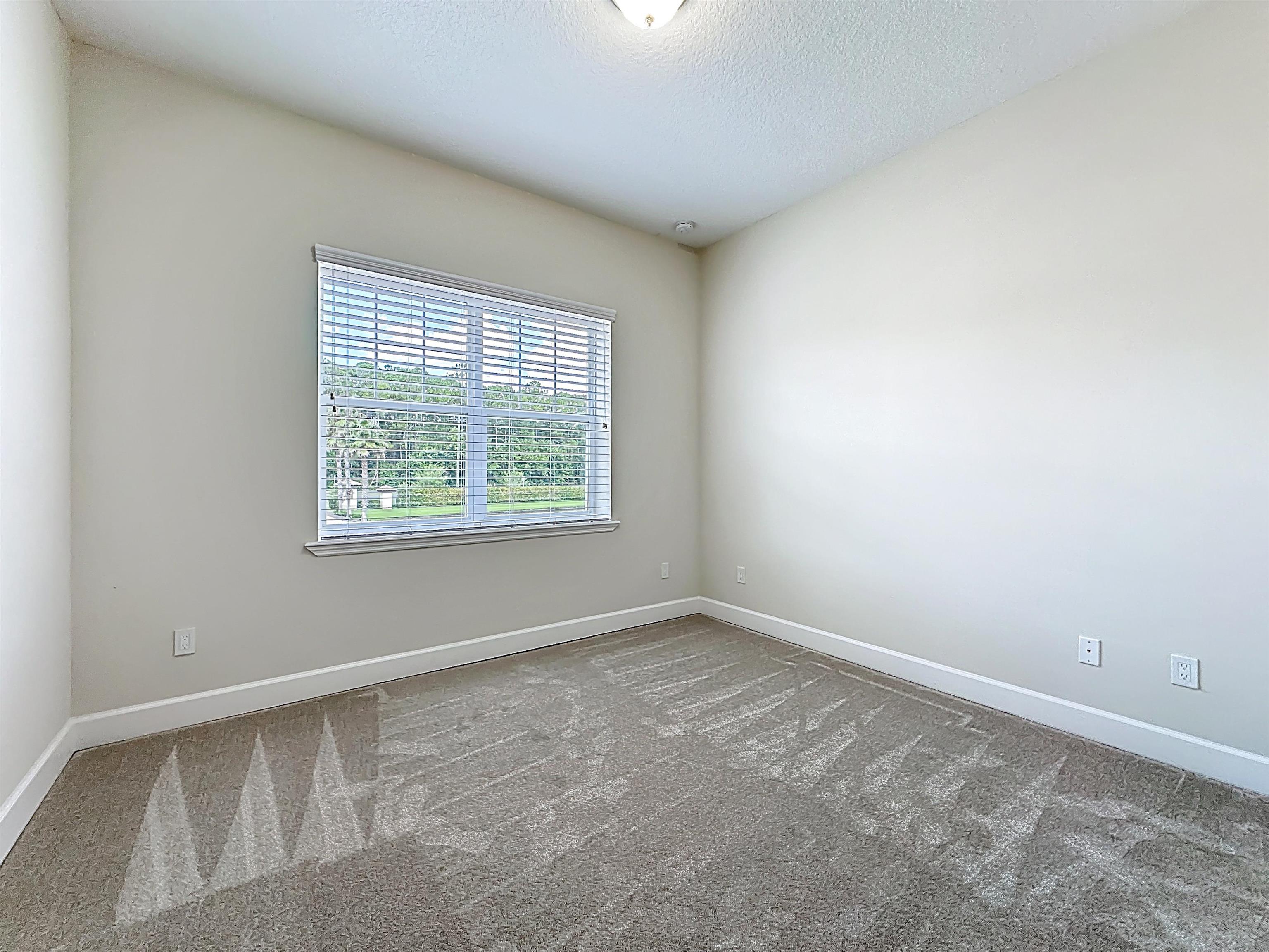 Image 25 of 41 For 268 Grand Ravine Dr