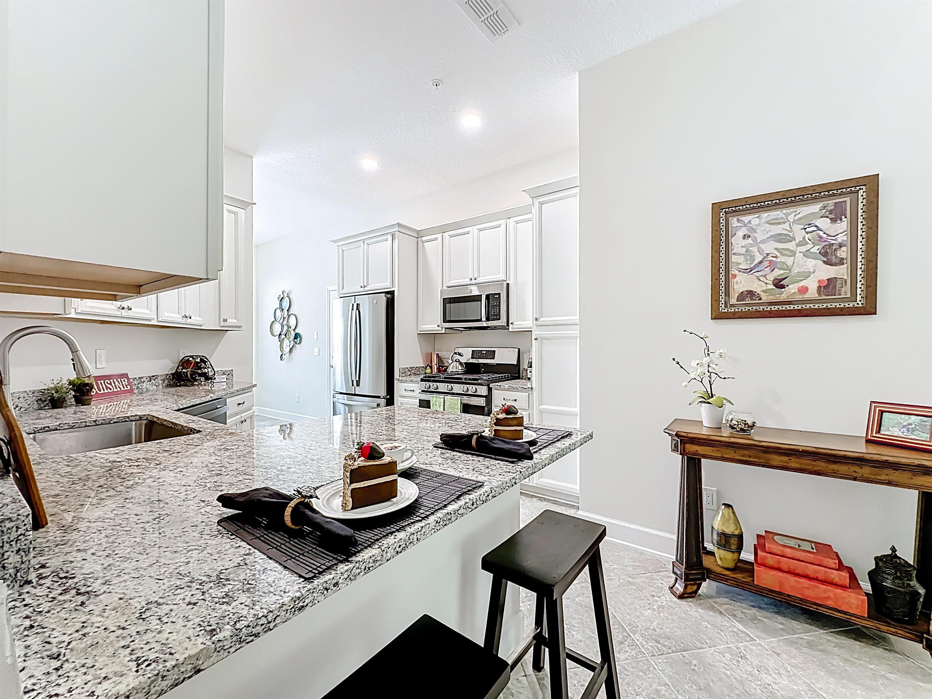 Image 8 of 41 For 268 Grand Ravine Dr
