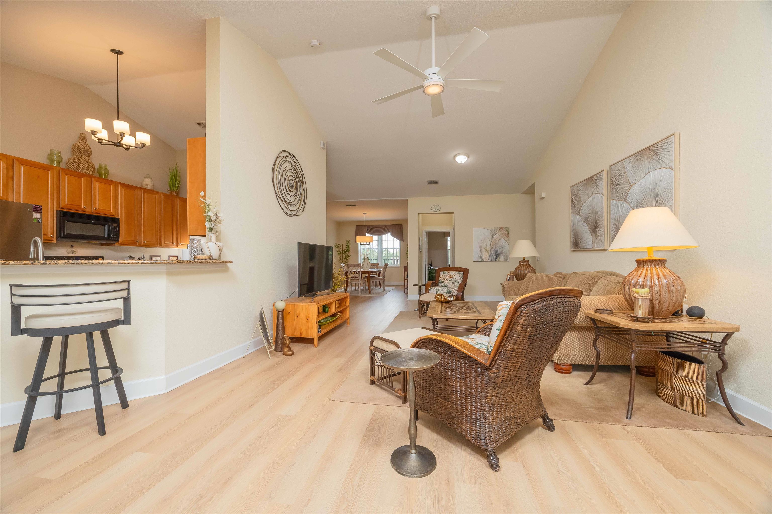 Image 13 of 62 For 120 Casa Bella Ln