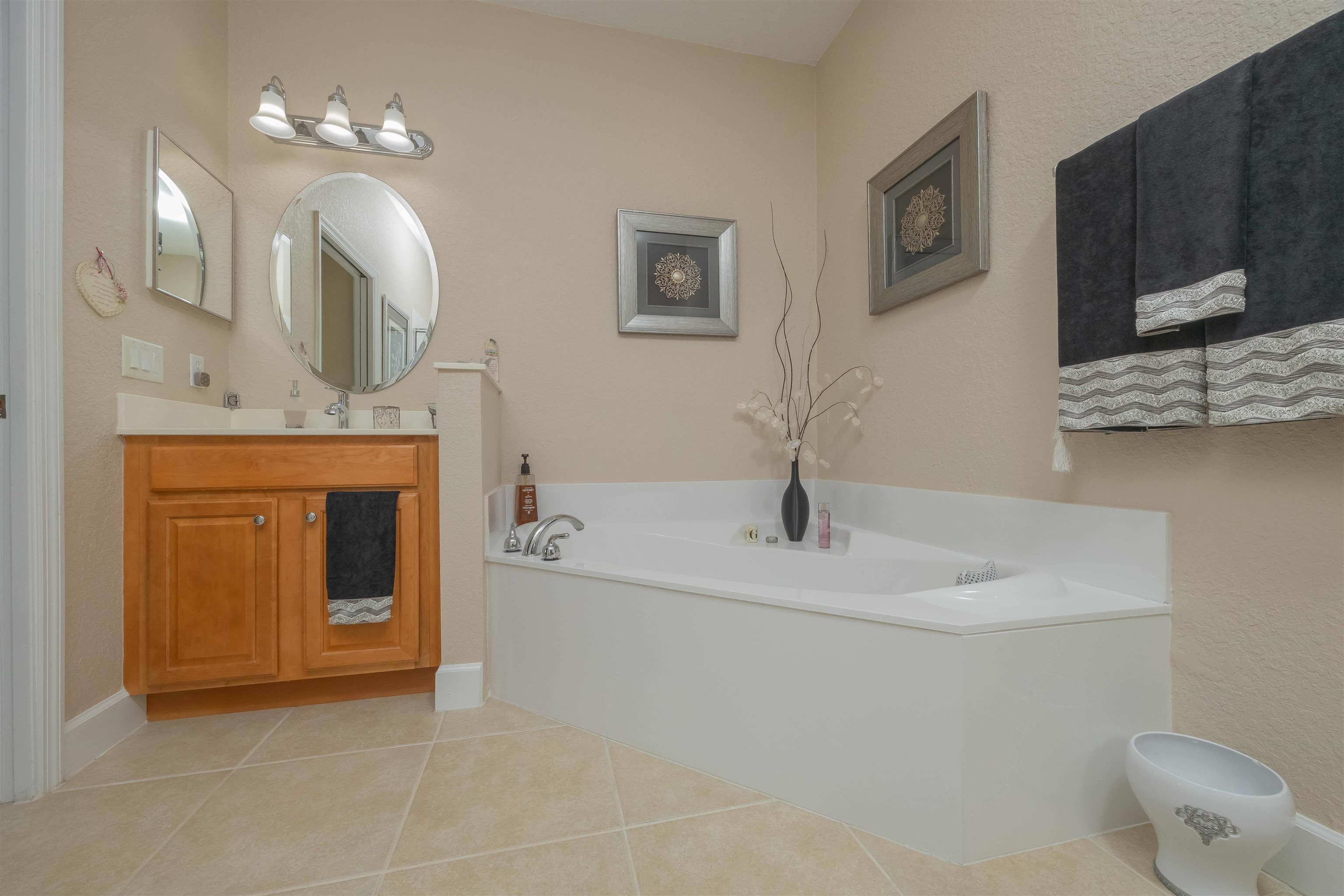 Image 25 of 62 For 120 Casa Bella Ln
