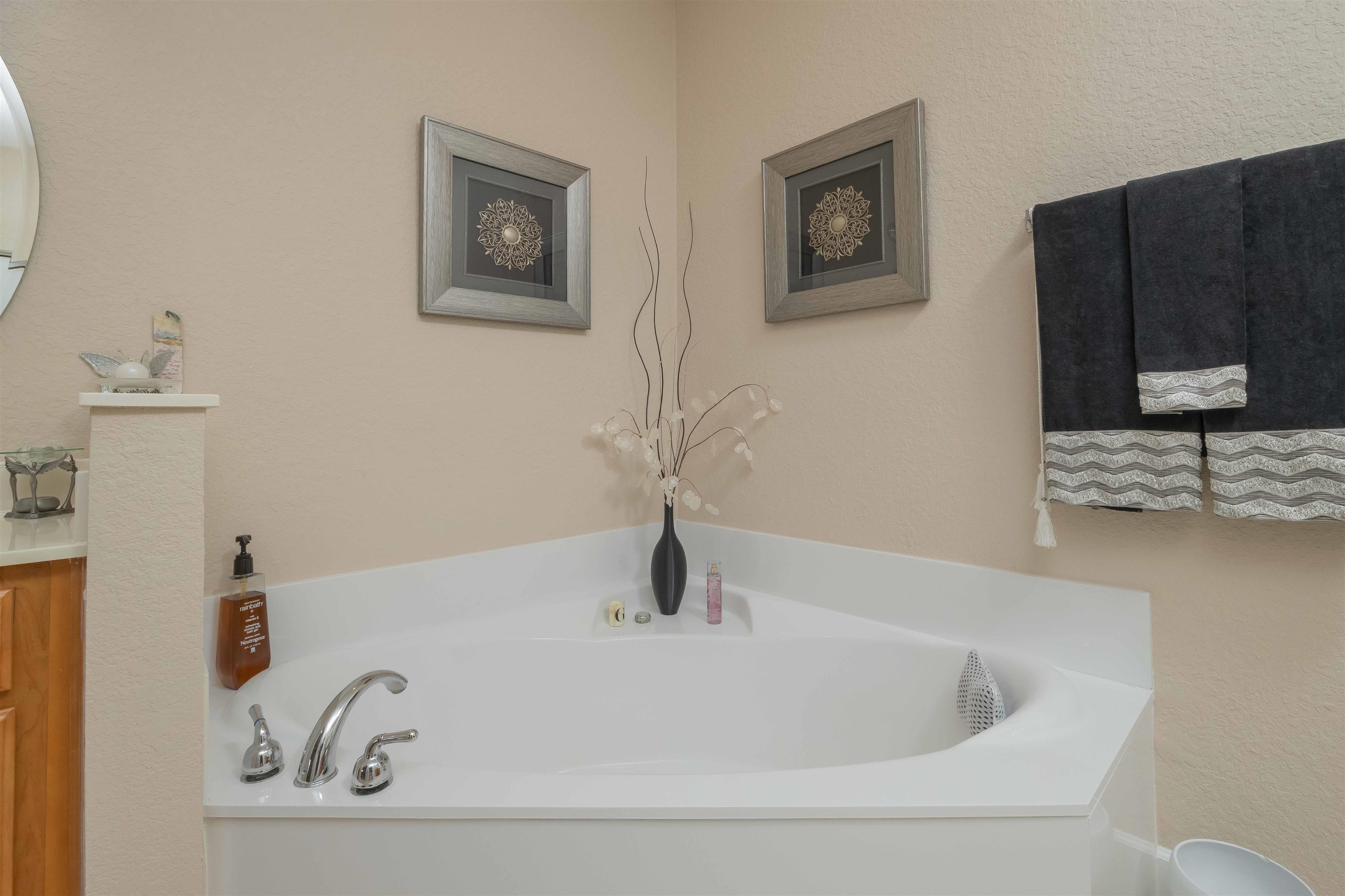 Image 26 of 62 For 120 Casa Bella Ln
