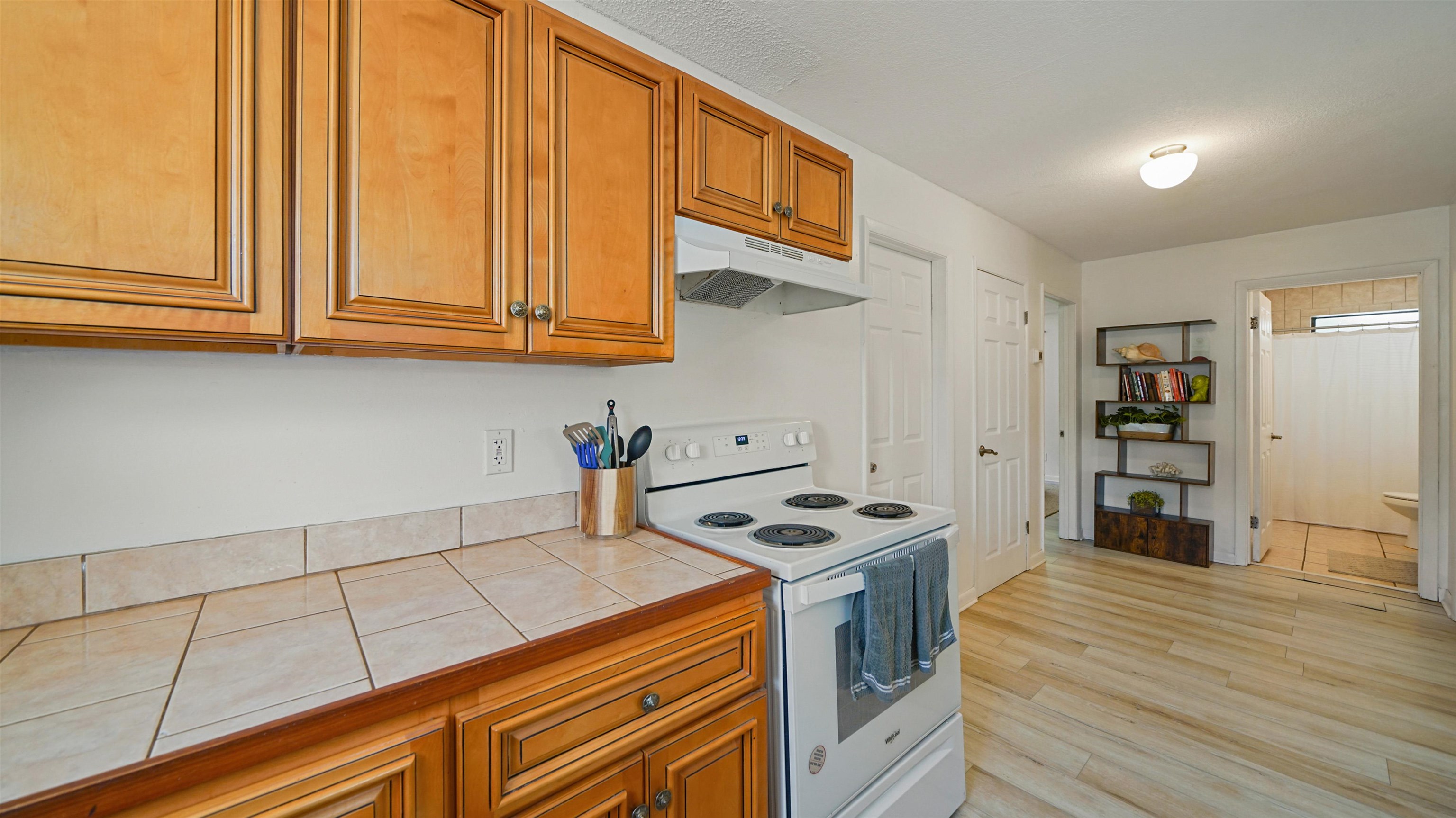 Image 17 of 44 For 212 A St  