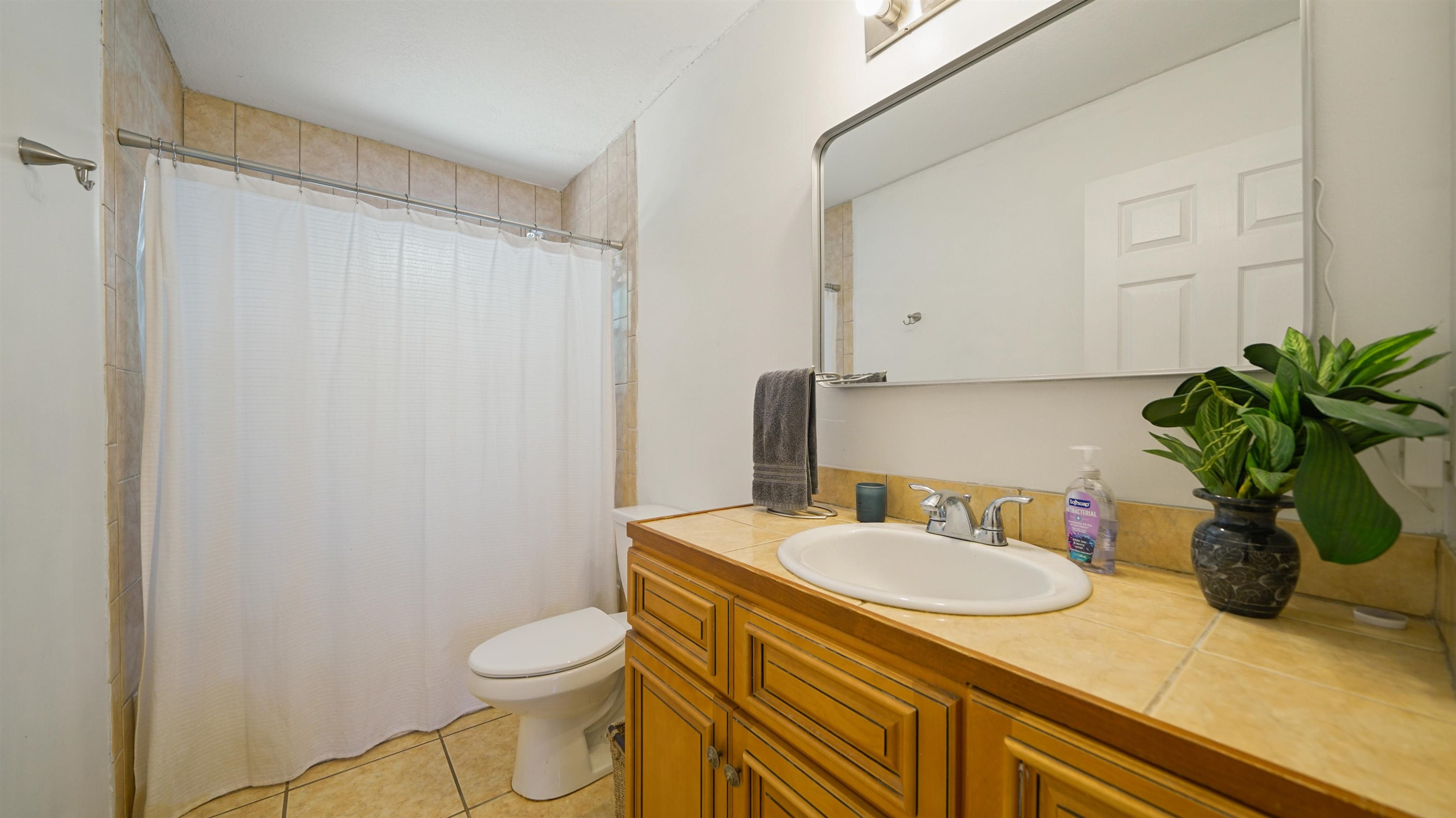 Image 22 of 44 For 212 A St  