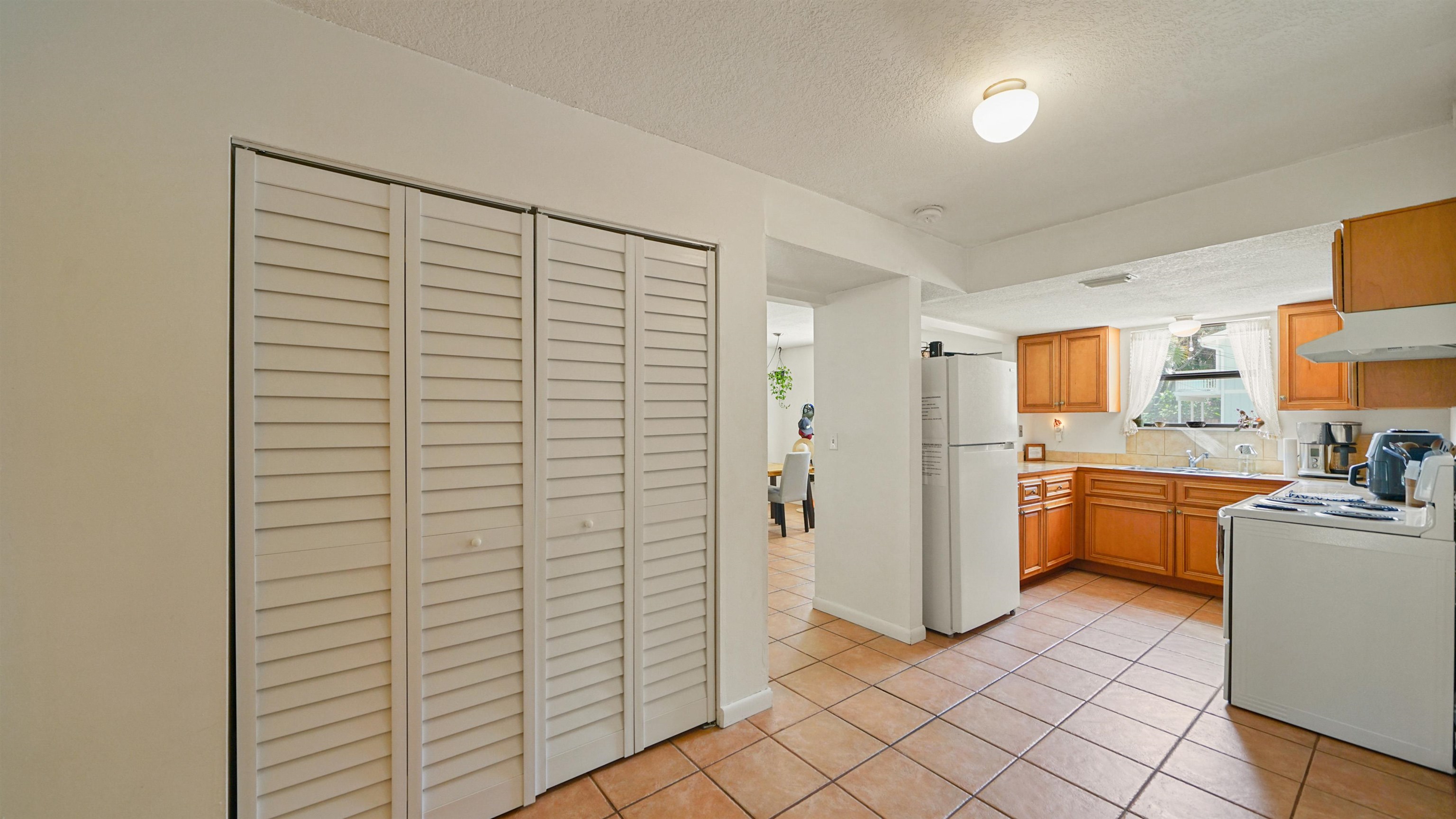 Image 36 of 44 For 212 A St  