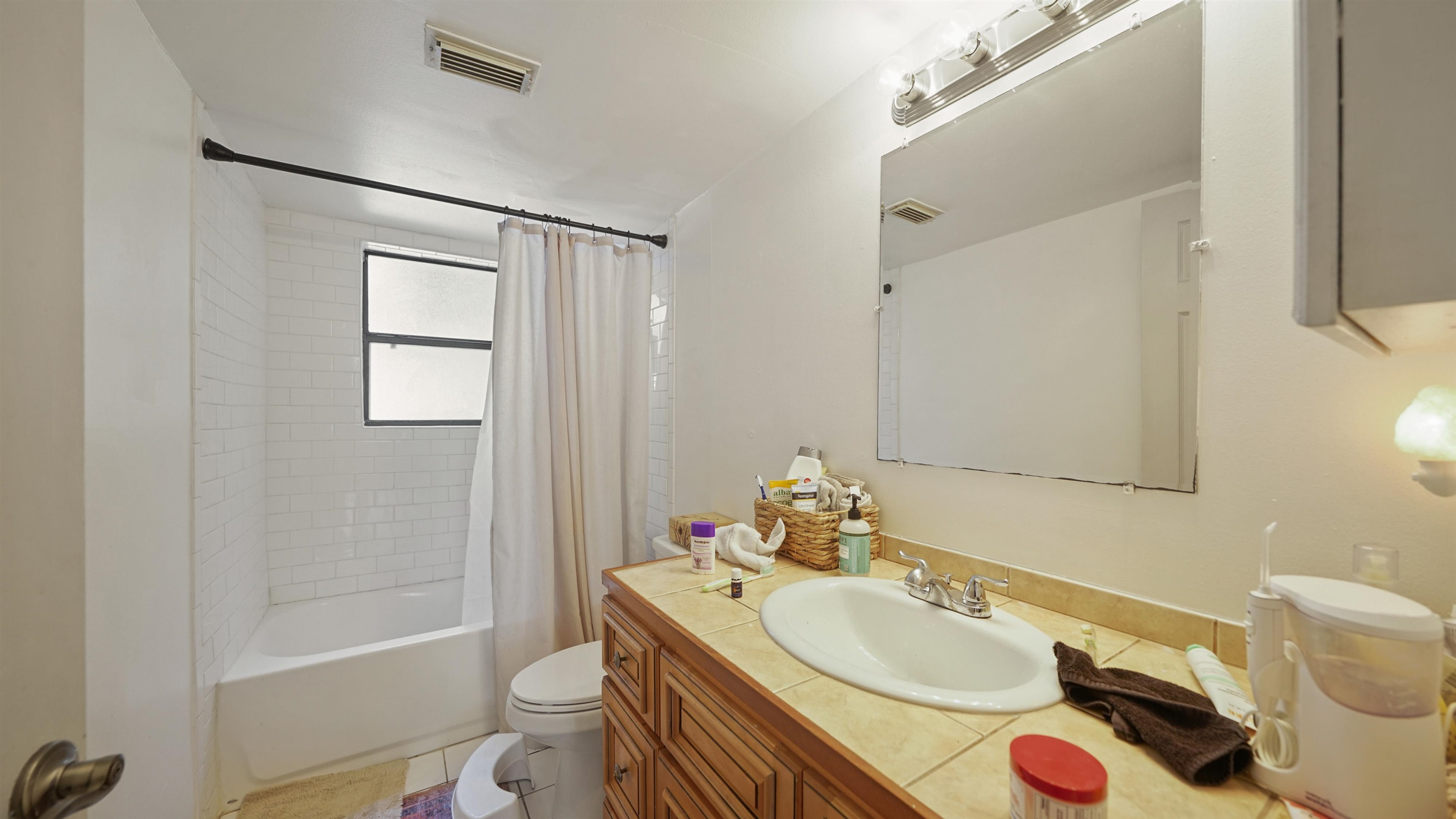 Image 39 of 44 For 212 A St  