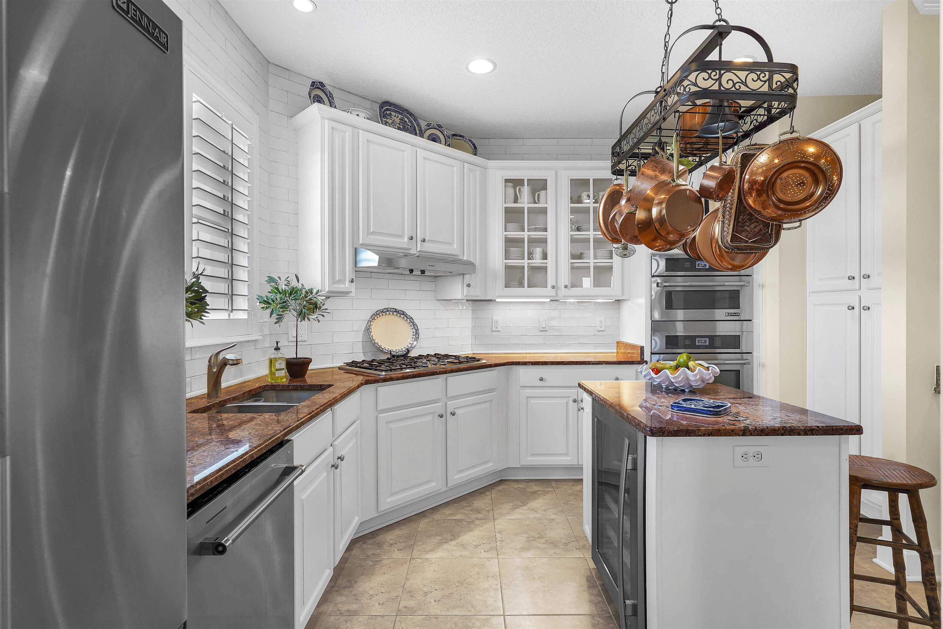 Image 12 of 38 For 325 Ocean Grande Dr S 304