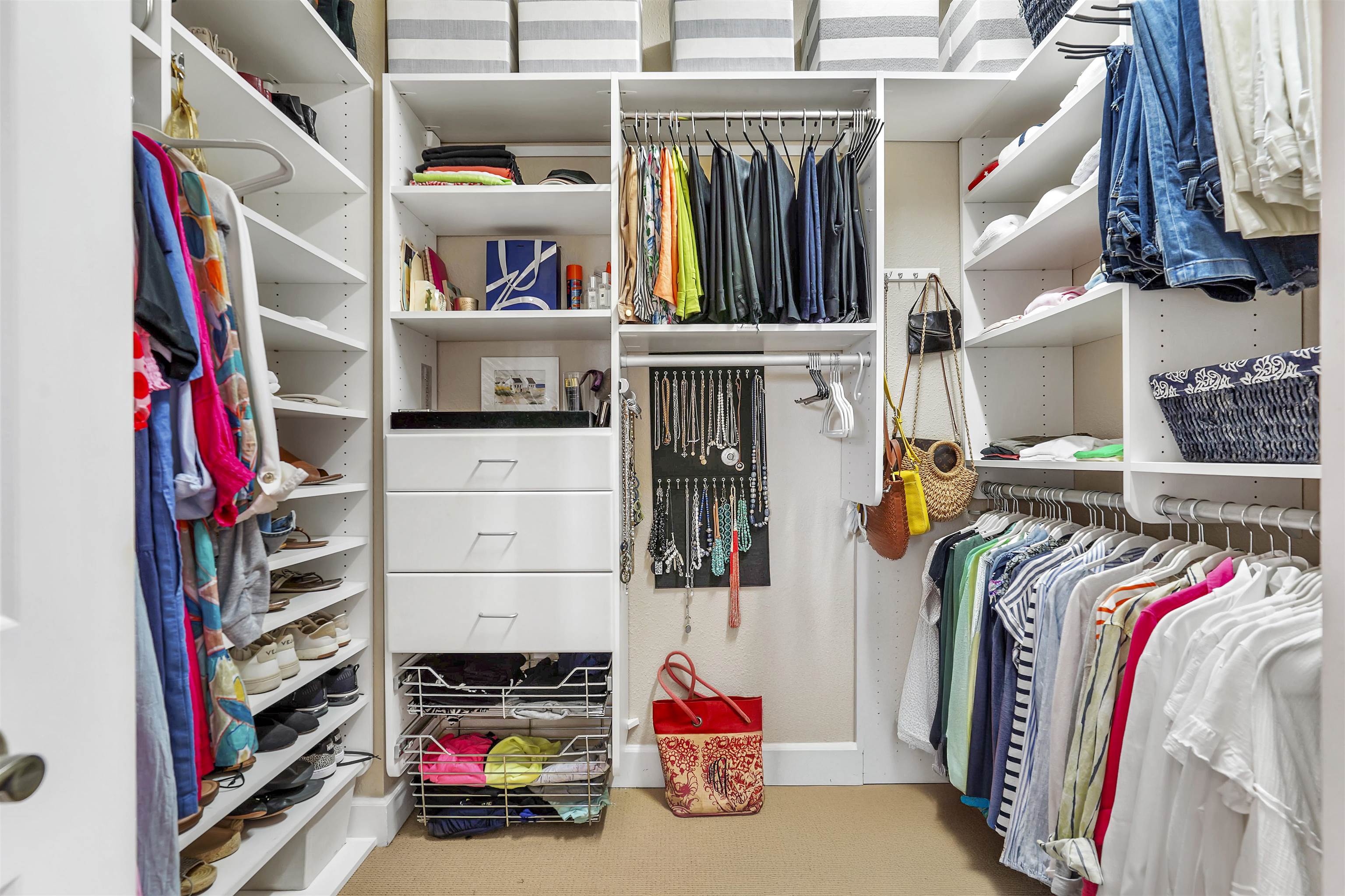 Image 21 of 38 For 325 Ocean Grande Dr S 304