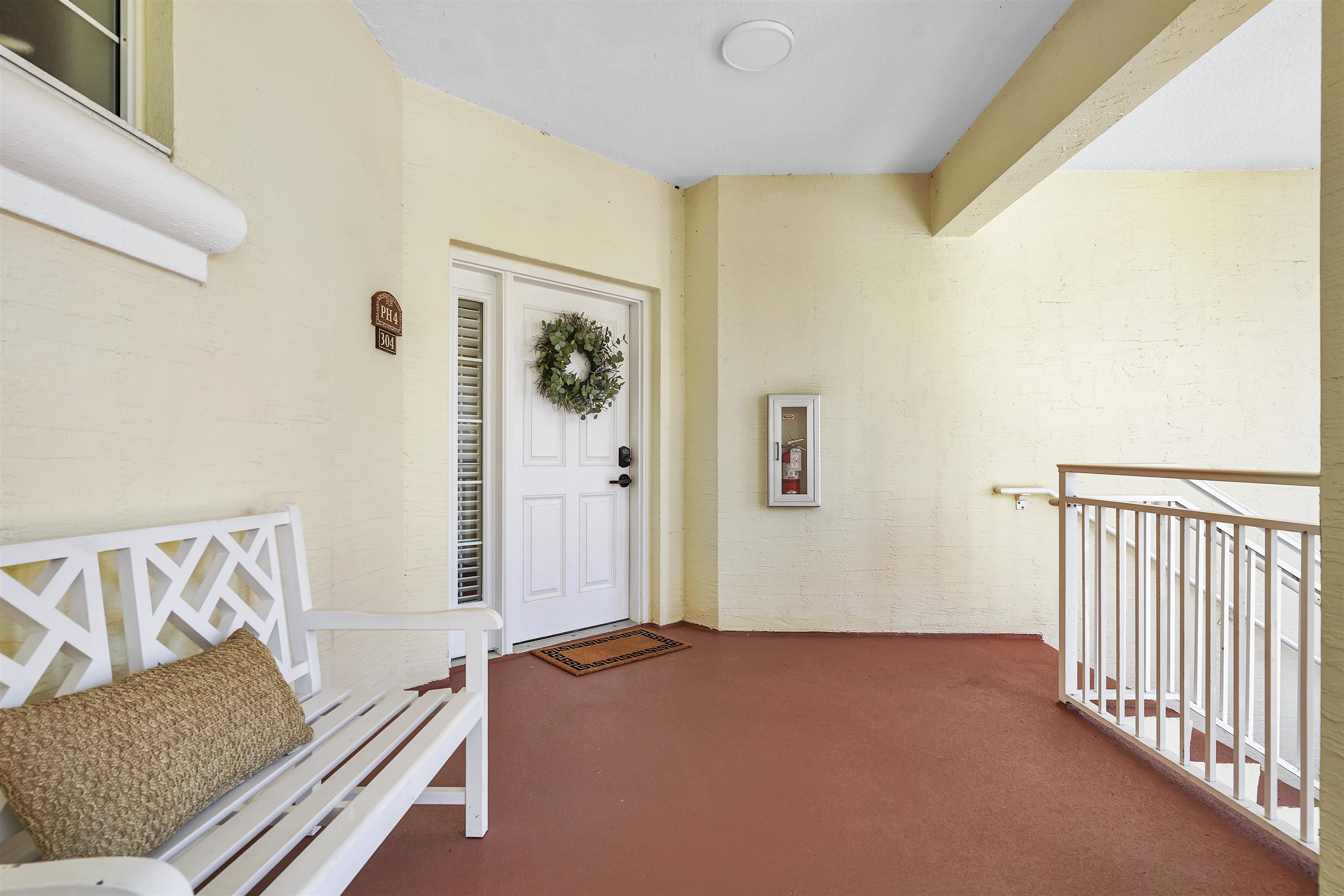 Image 5 of 38 For 325 Ocean Grande Dr S 304