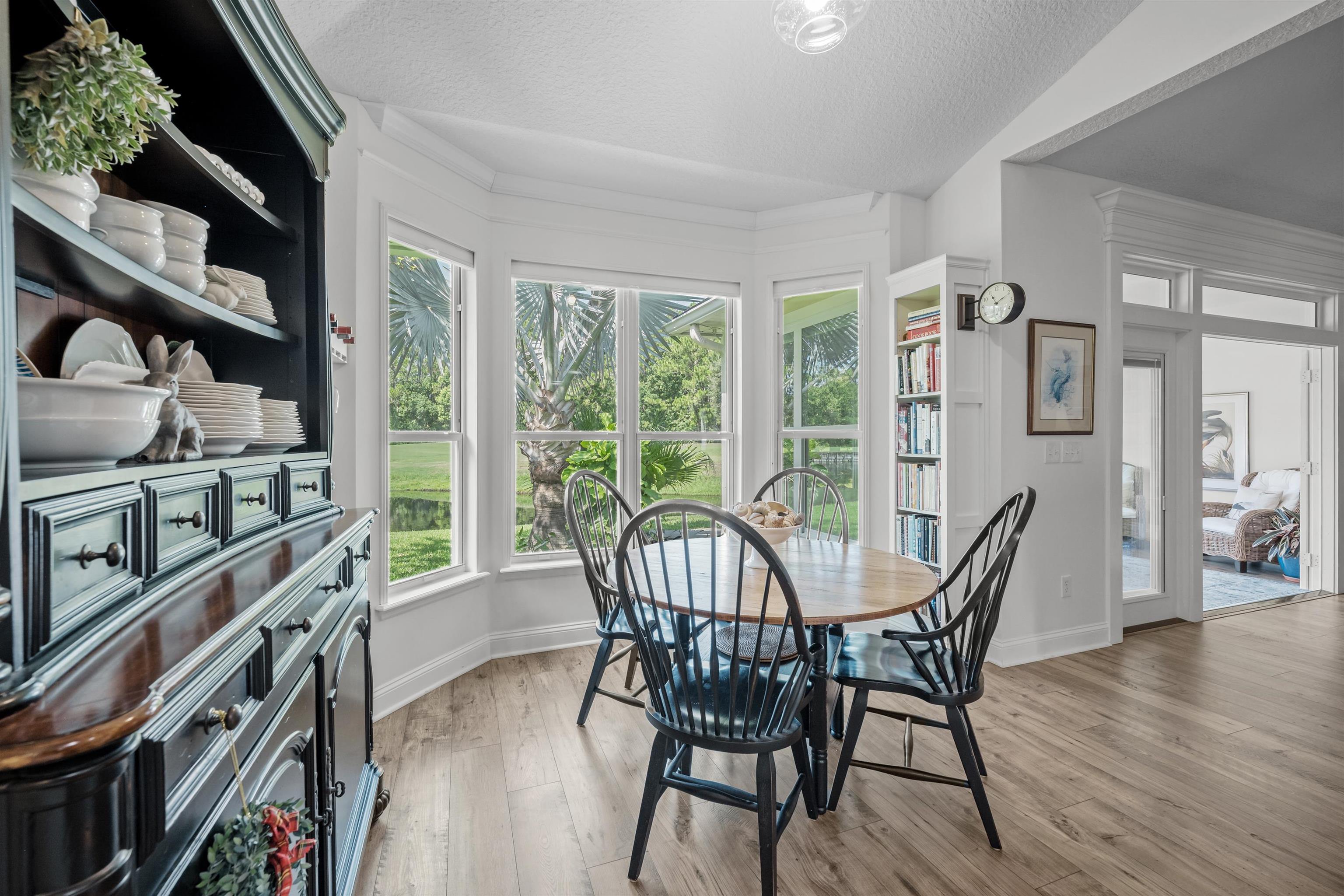 Image 9 of 57 For 993 Oxford Dr