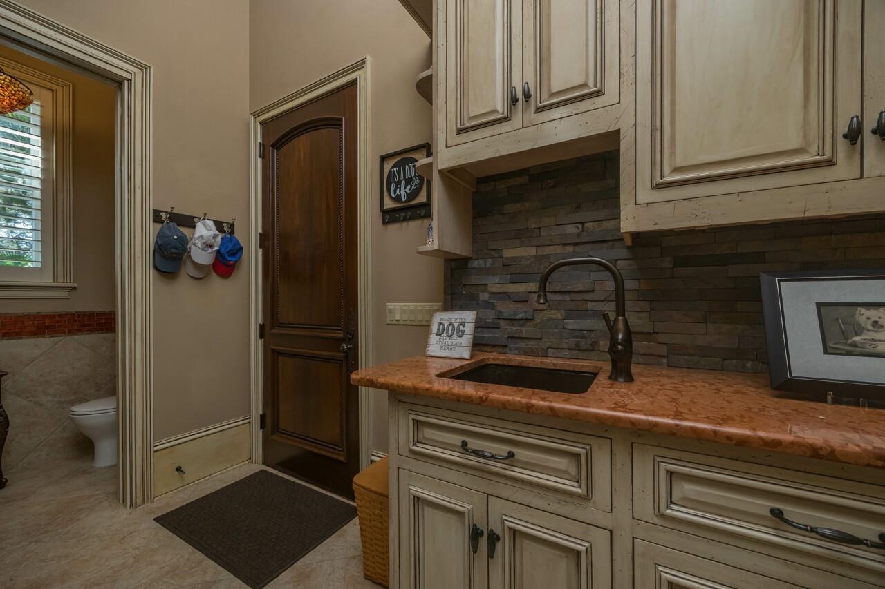 Image 31 of 81 For 924 Ocean Palm Way