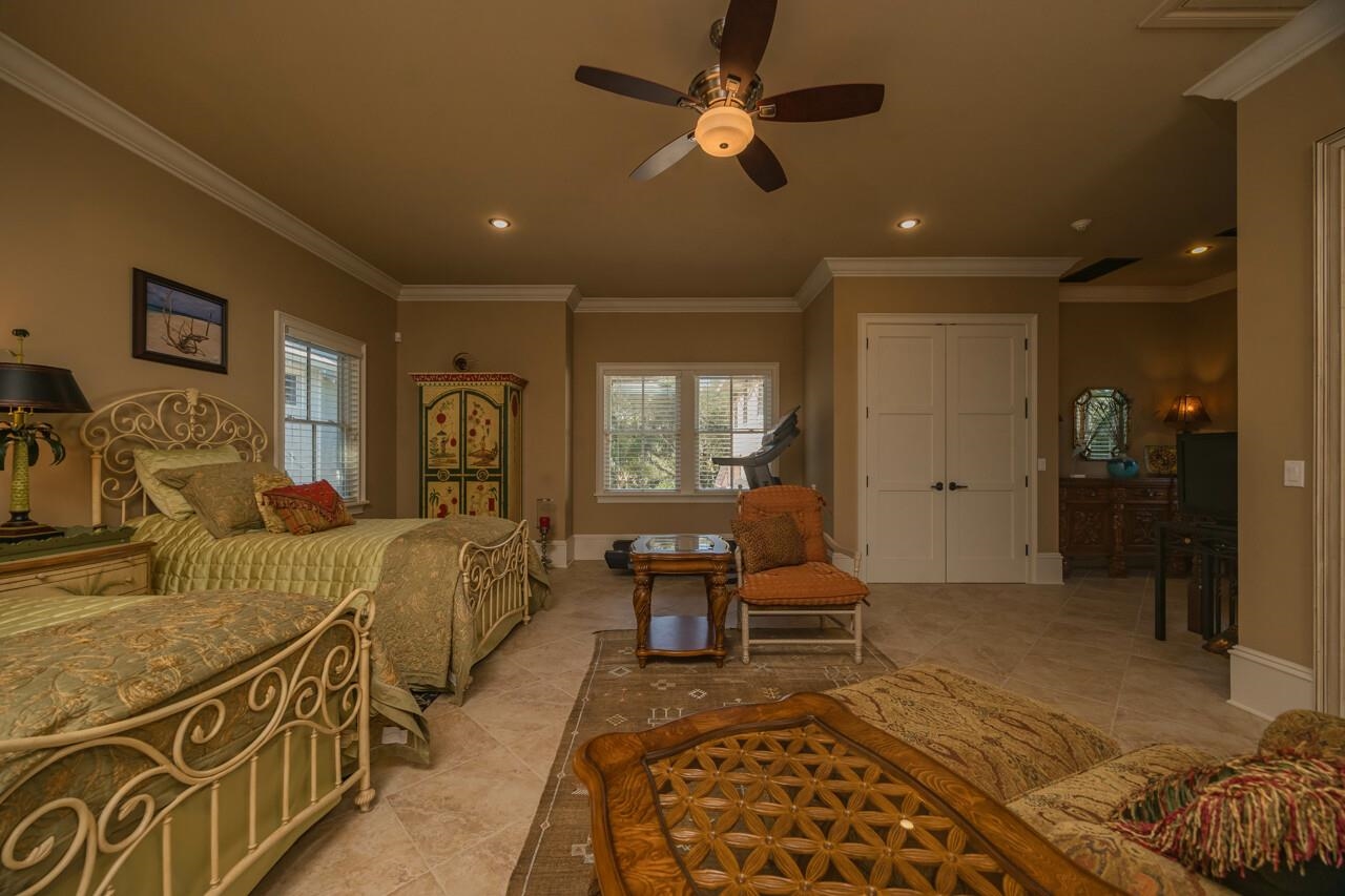 Image 60 of 81 For 924 Ocean Palm Way