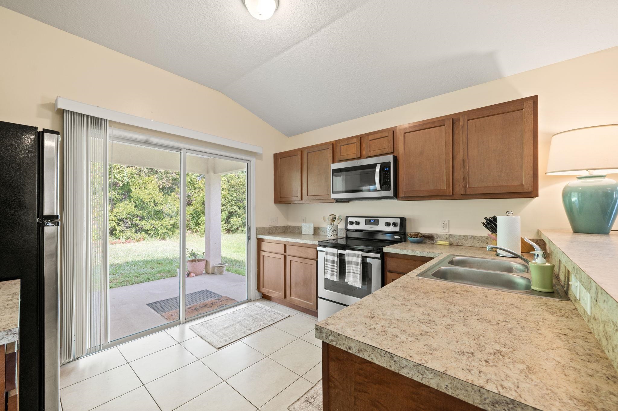 Image 10 of 41 For 931 Orange St N