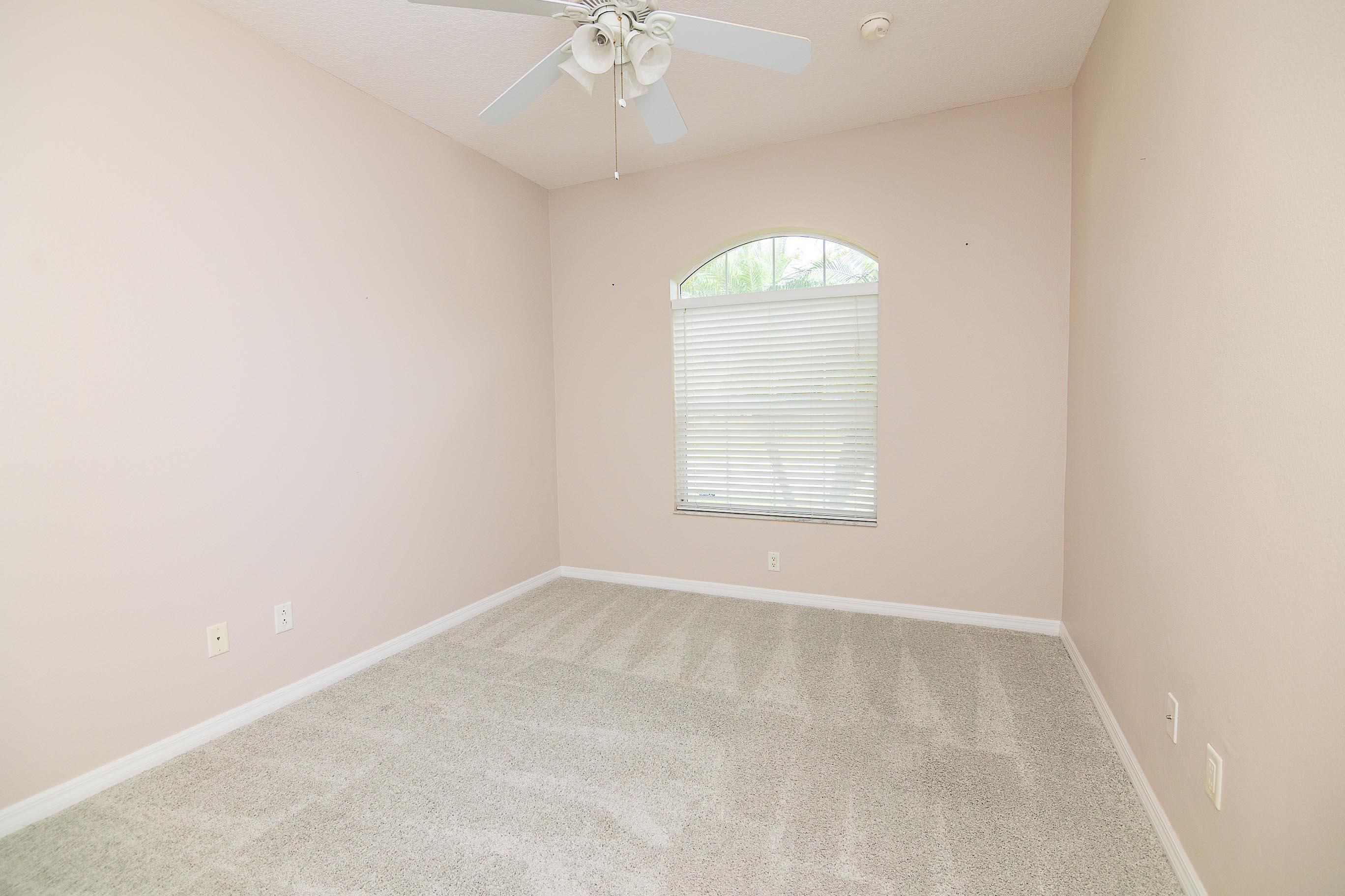 Image 32 of 45 For 617 Knollwood Ln