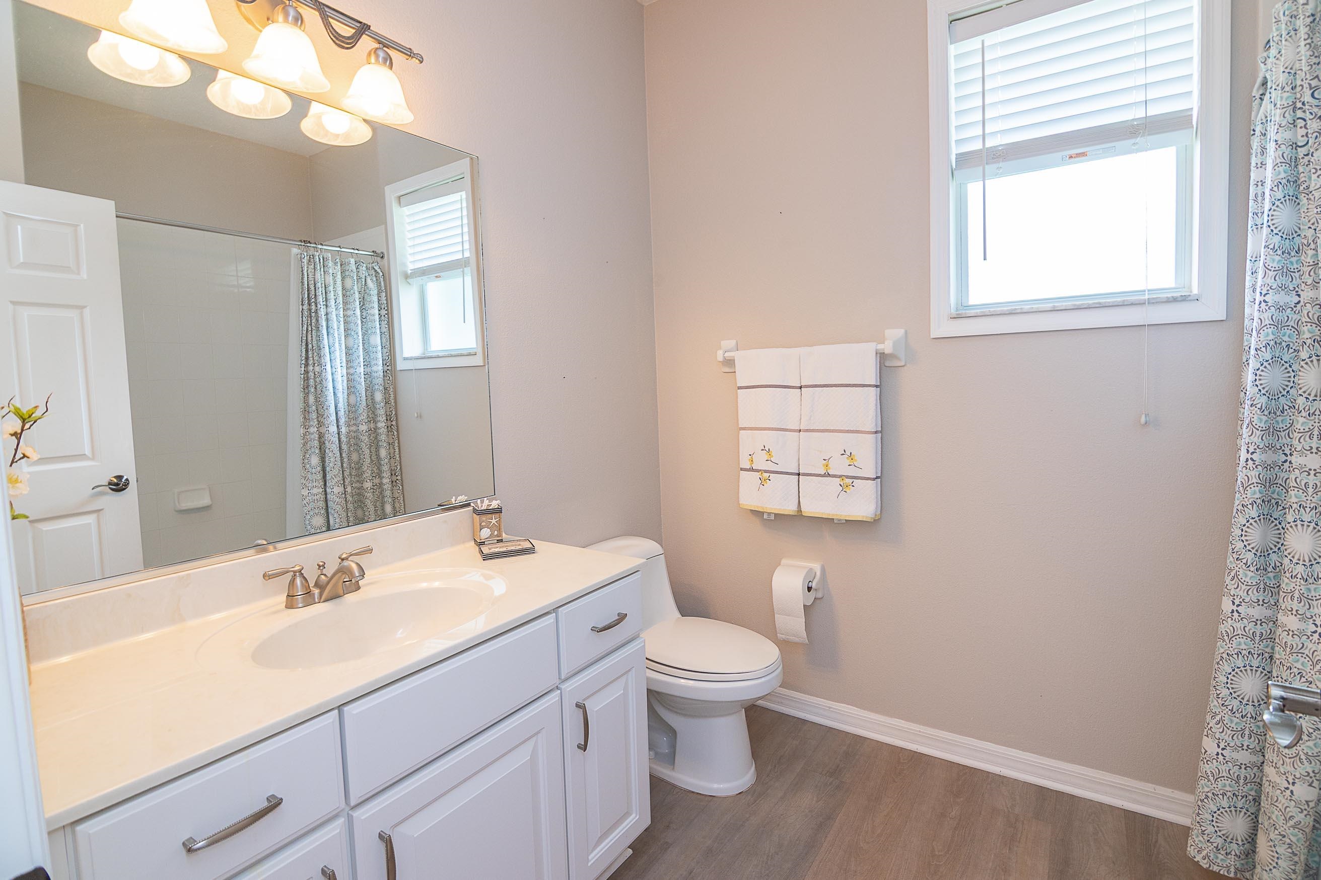 Image 33 of 45 For 617 Knollwood Ln