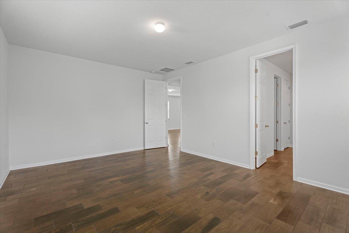 Image 13 of 43 For 212 Meadow Crossing Dr