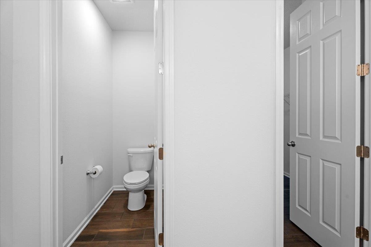 Image 16 of 43 For 212 Meadow Crossing Dr
